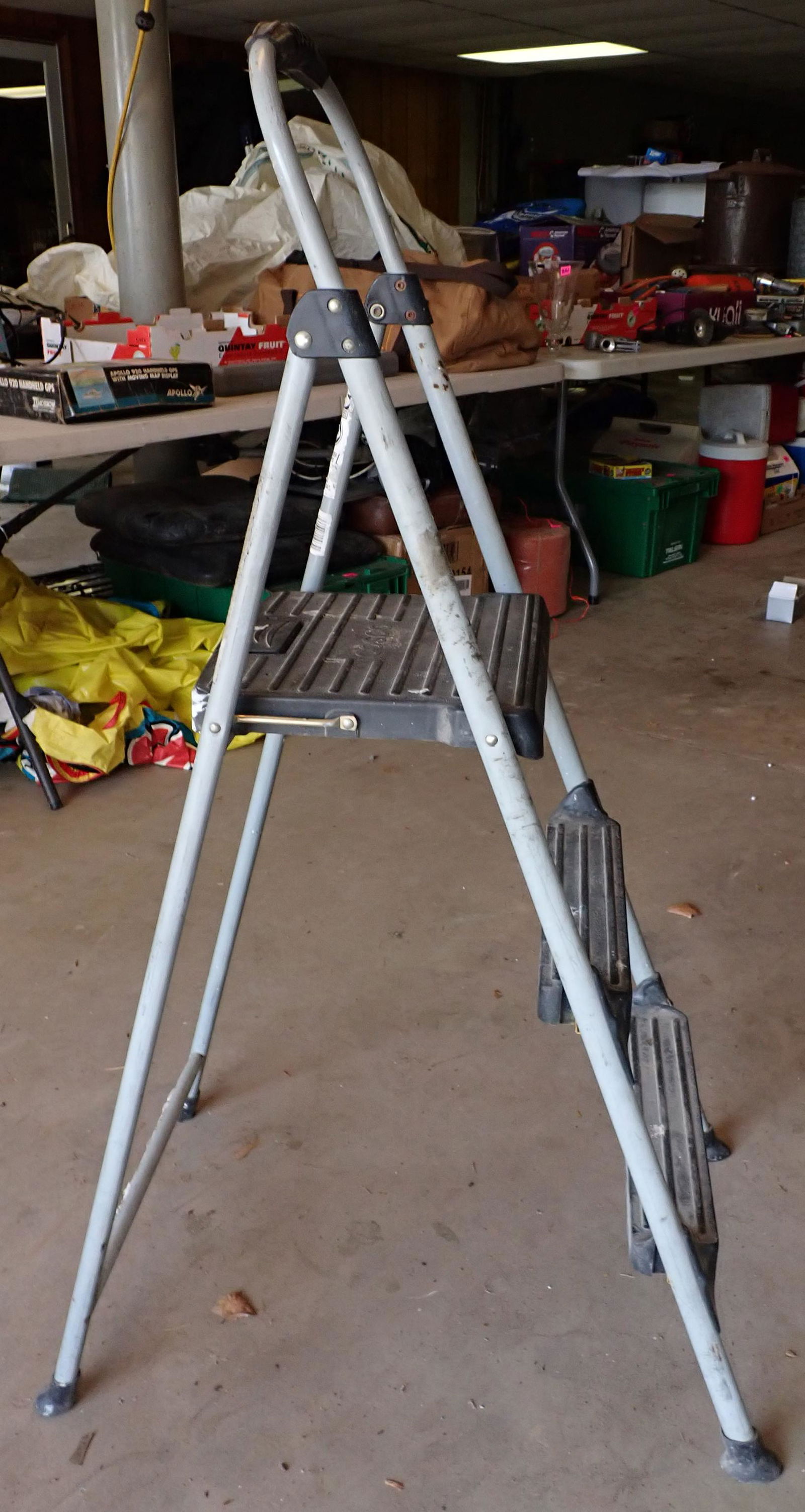 Cosco Step Ladder (1 of 2)