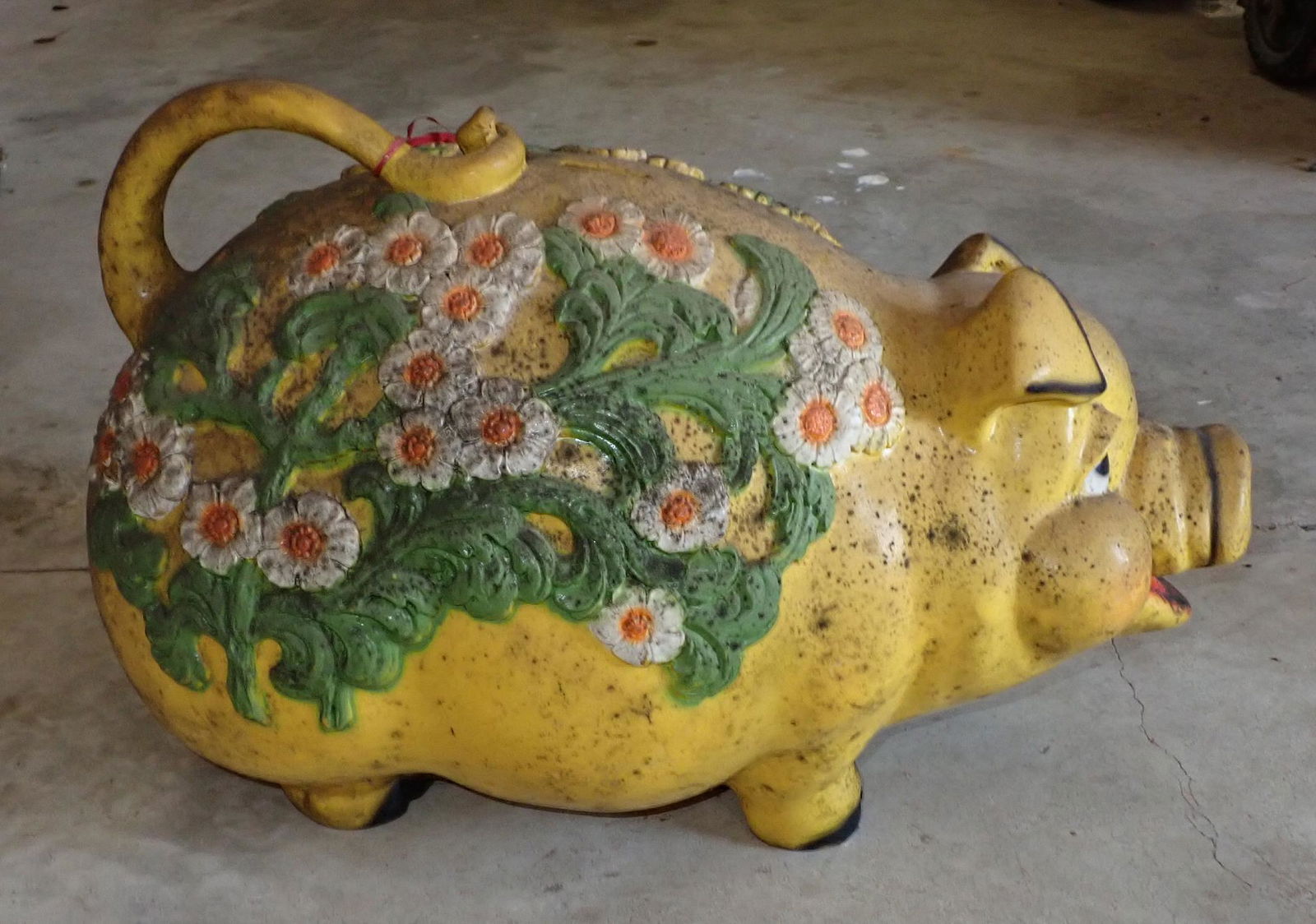 1976 Universal Statuary Corp Piggy Bank (1 of 1)