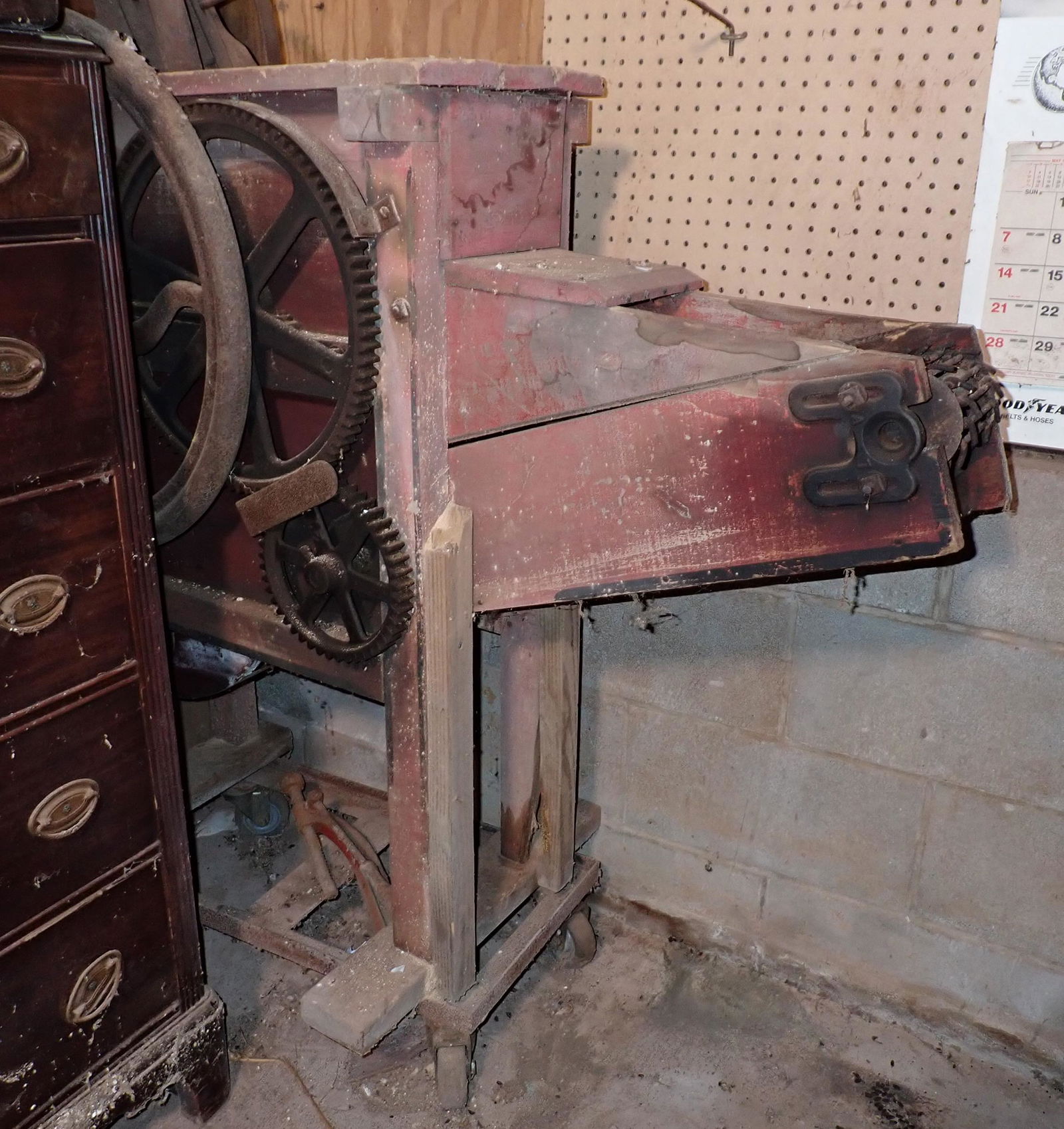 Corn Sheller (1 of 7)