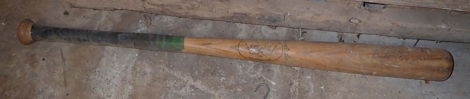 Worth 300 Carty Style Wooden Baseball Bat (1 of 7)