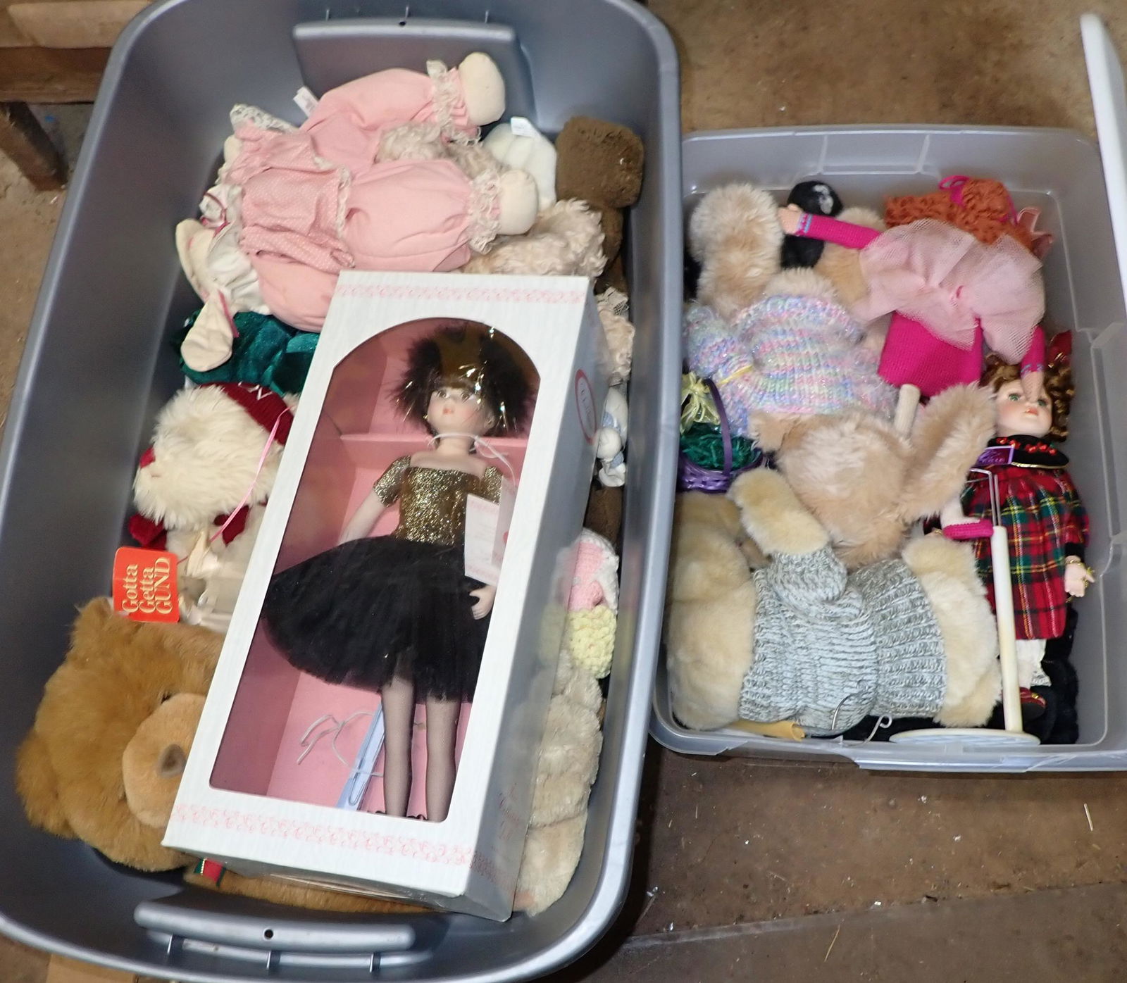 Dolls & Stuffed Animals (1 of 4)
