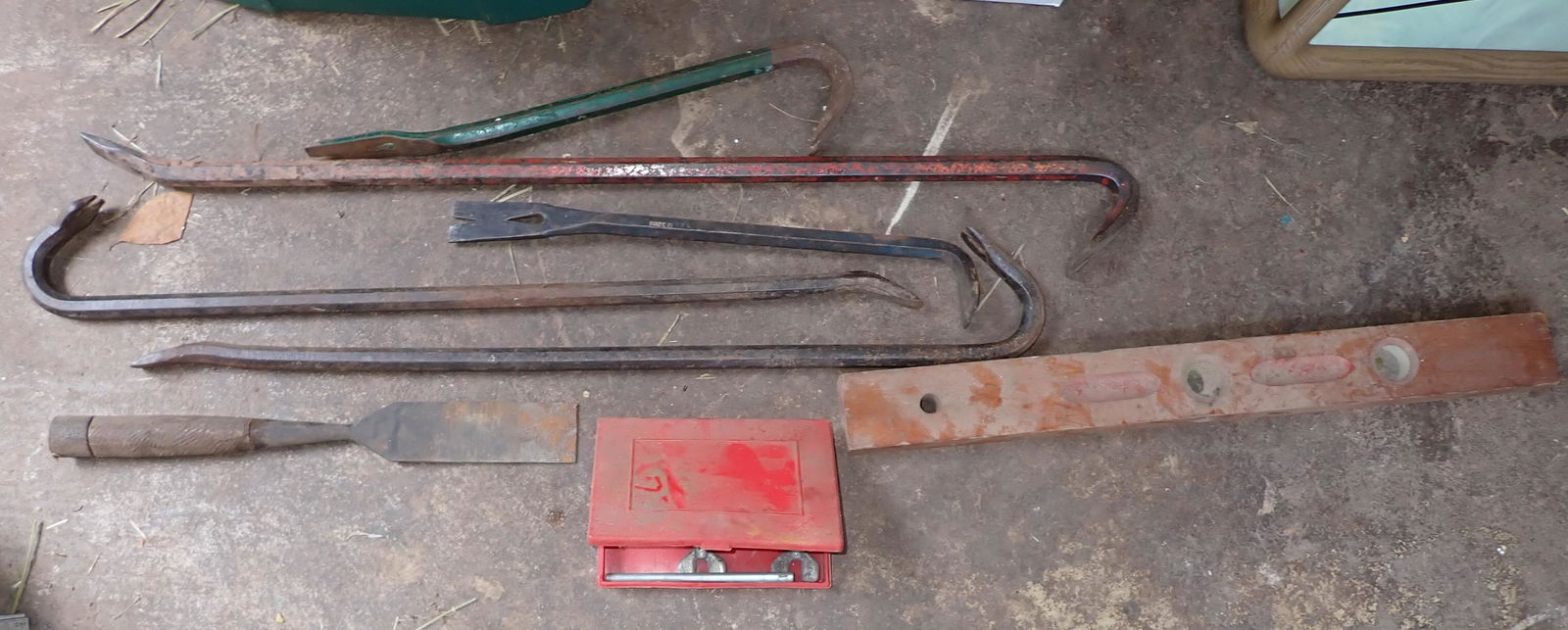 Pry Bars Slick Puller & Level (1 of 3)