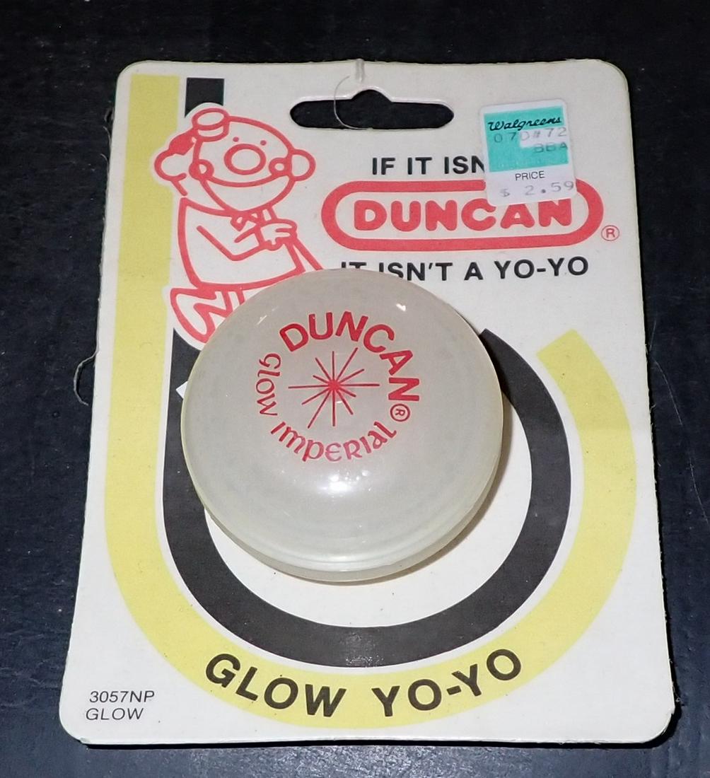 Vintage Duncan Glow Imperial Yo Yo (1 of 2)