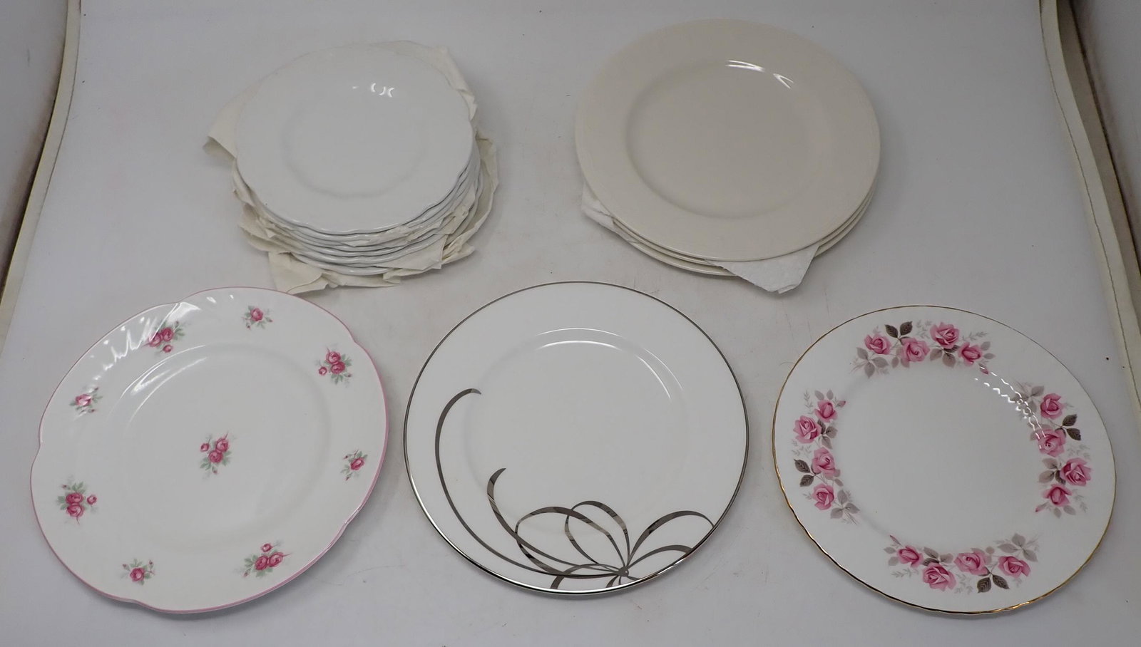 Ironstone Lenox Royal York & Misc Plates: 14 total. Largest is apprx 8 3/8" in diameter