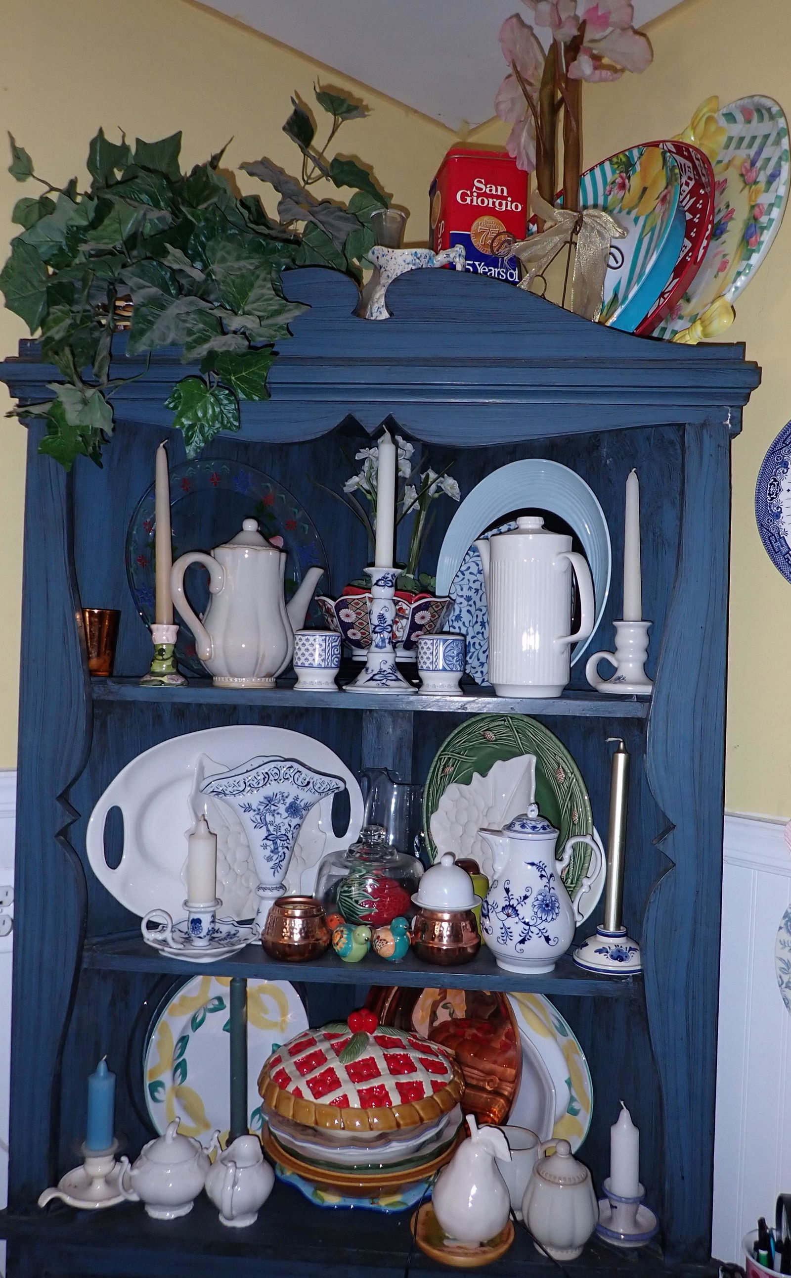 Teapots Platter Misc Cupboard Contents (1 of 7)