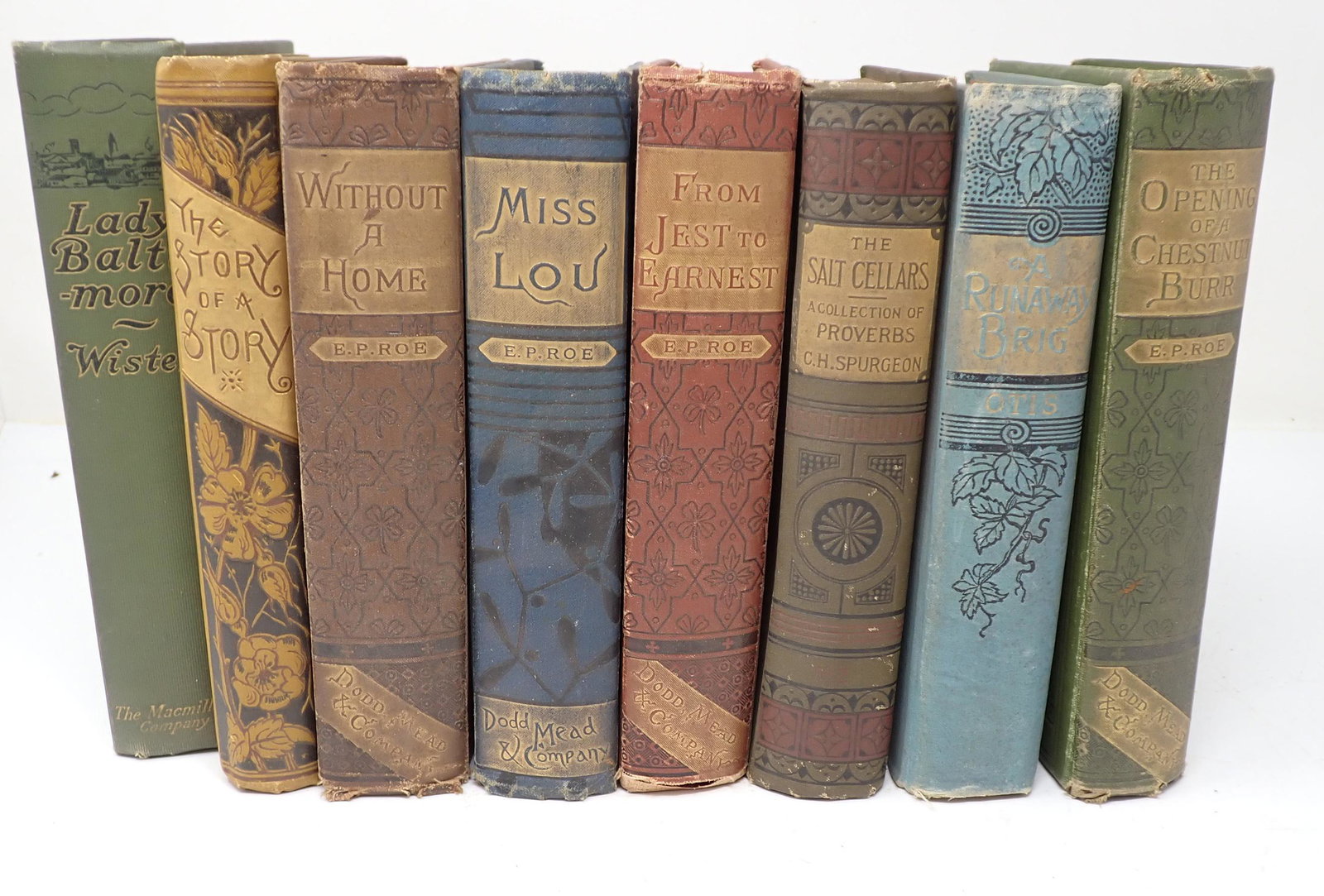Dodd Mead & Co Misc Books: Misc lot of books.