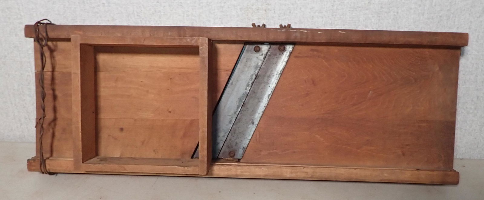 Cabbage Cutter (1 of 2)