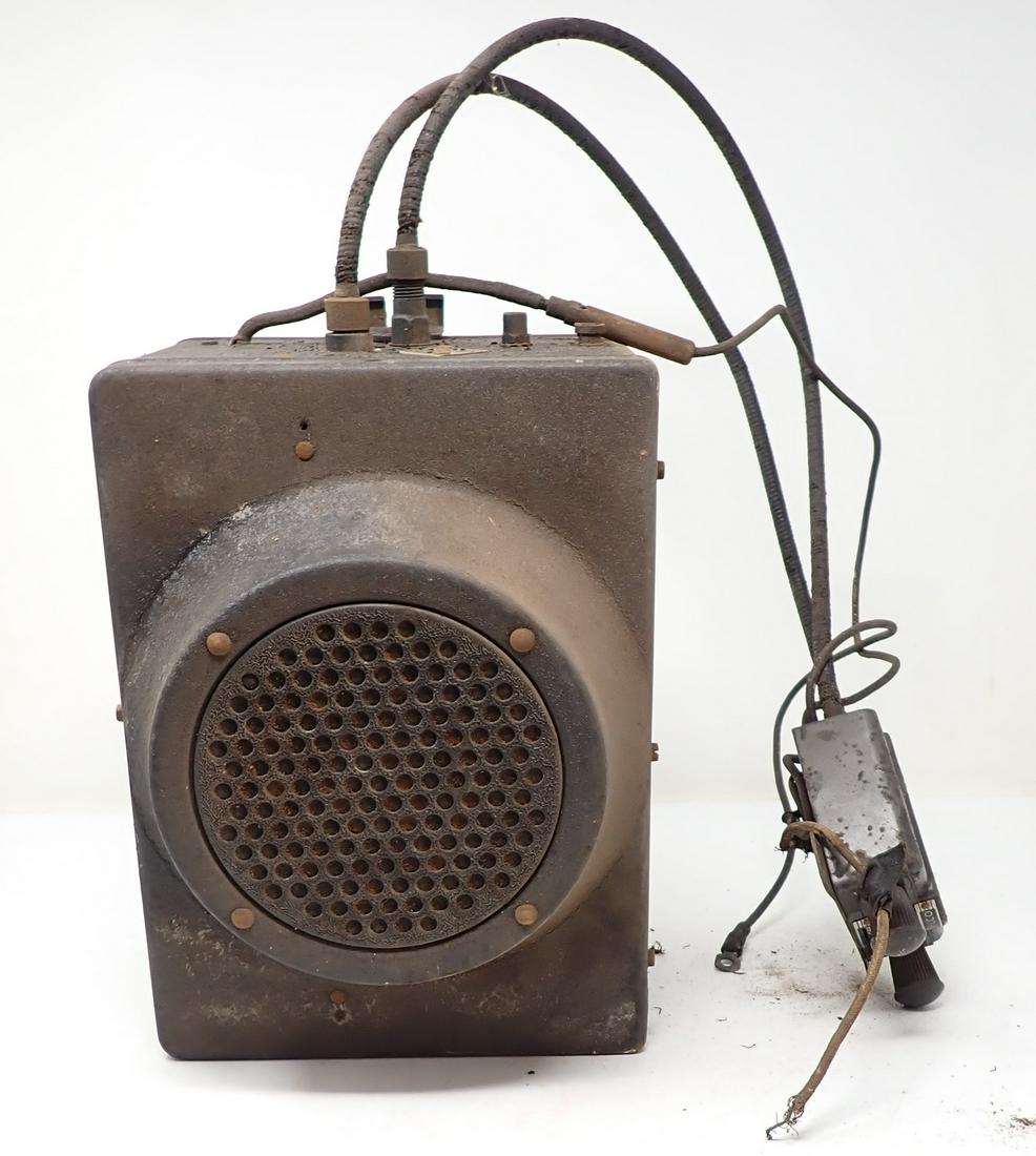 Philco Model 816 Car Radio & Speaker (1 of 3)