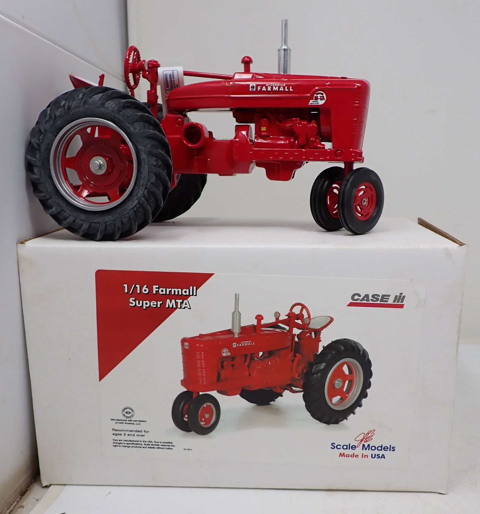 Case IH 1/16 Farmall Super MTA Tractor (1 of 1)