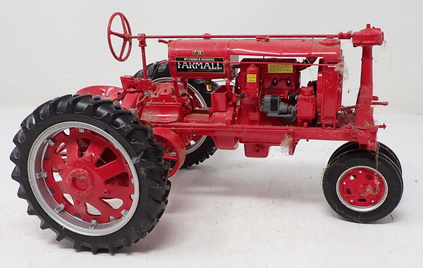 Franklin Mint 1937 Farmall f-20 Tractor: Approx 11" long