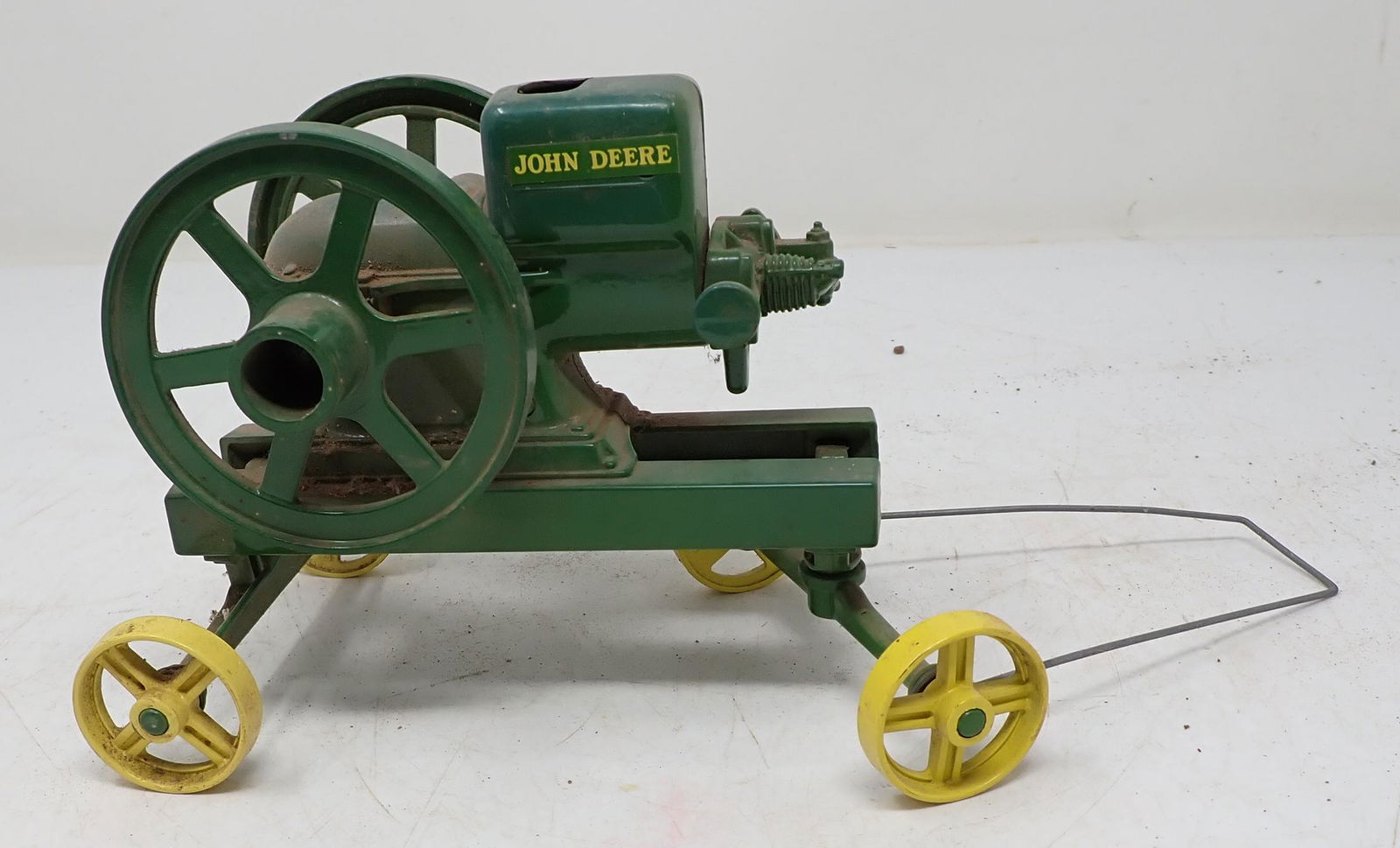 Ertl John Deere Hit & Miss Engine (1 of 1)