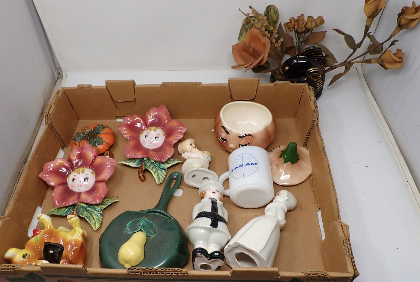 Pan Am Mug Vintage Wall Pocket & Misc (1 of 6)