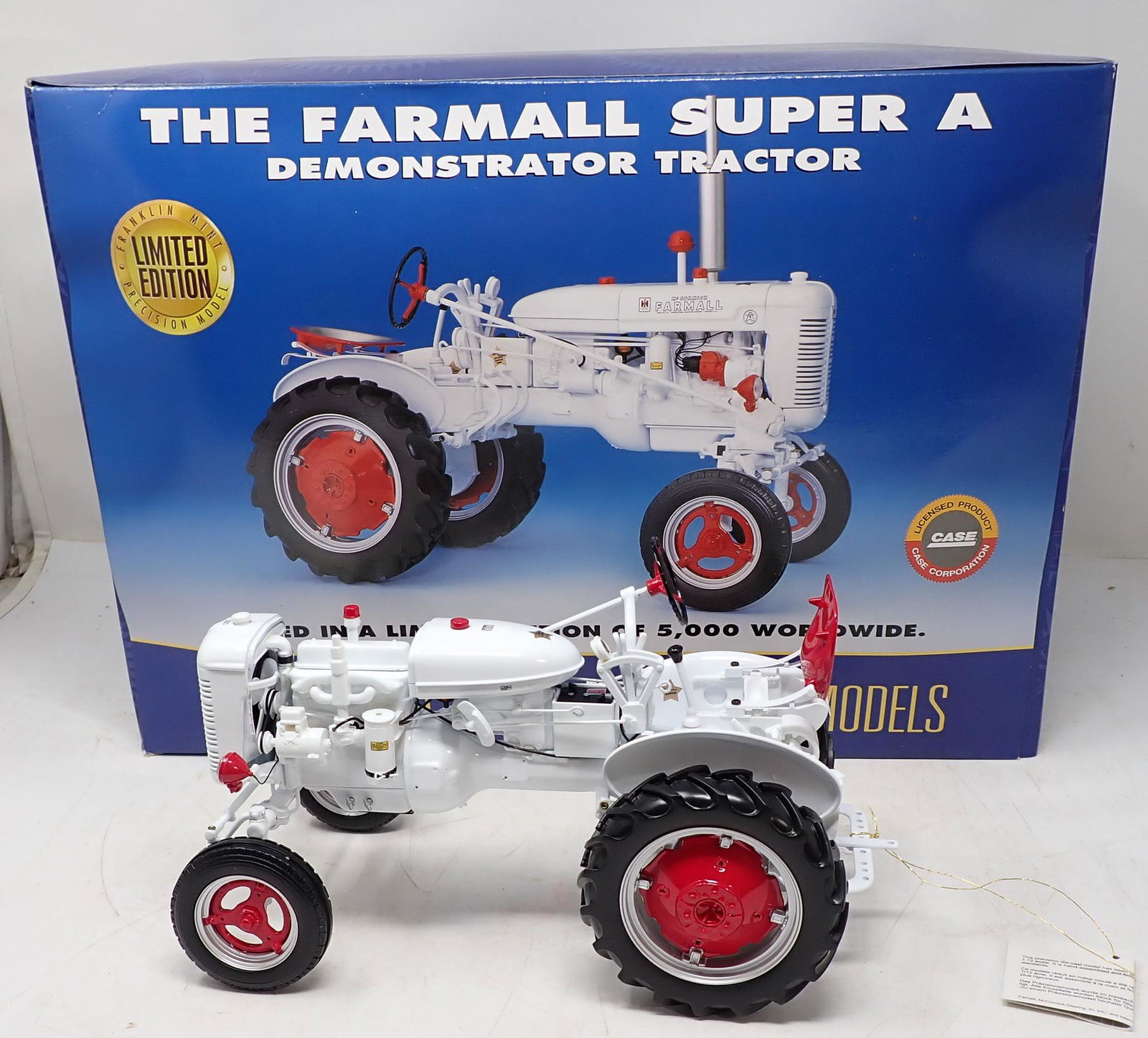 Franklin Mint Farmall Super A Demonstrator Tractor (1 of 5)