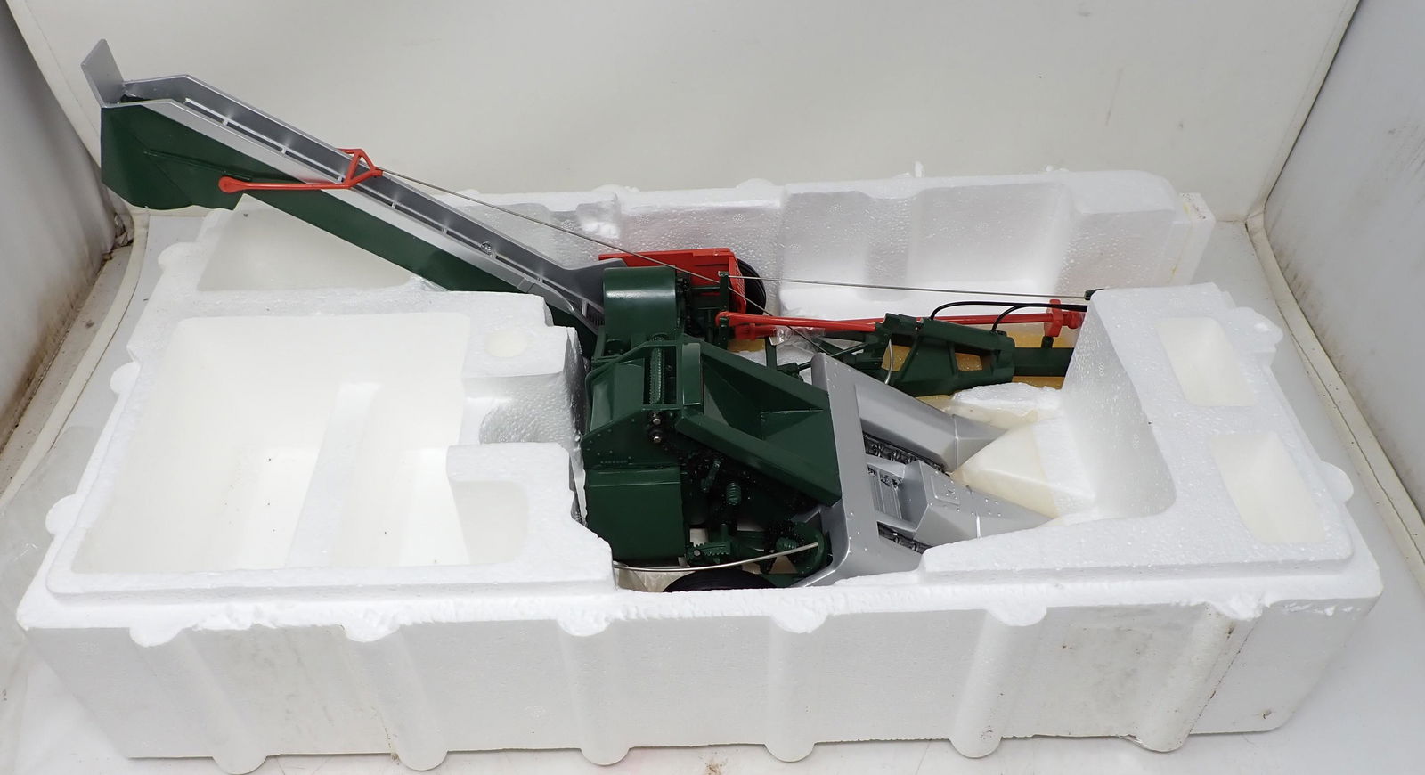 Speccast New Idea 311 2 Row Corn Husker (1 of 4)