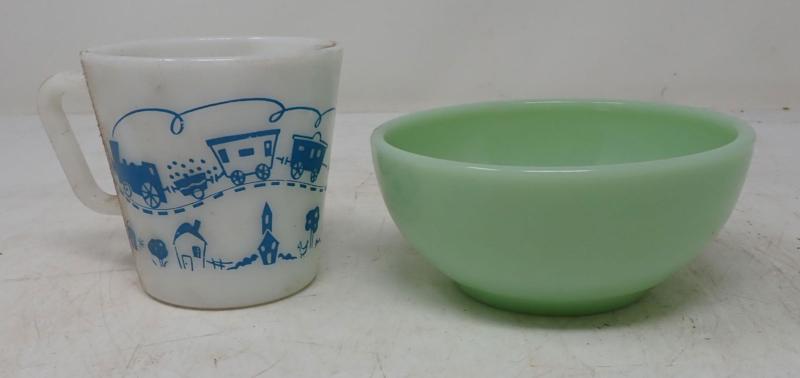 Pyrex Pyro Train Mug & FireKing Bowl: Getting both