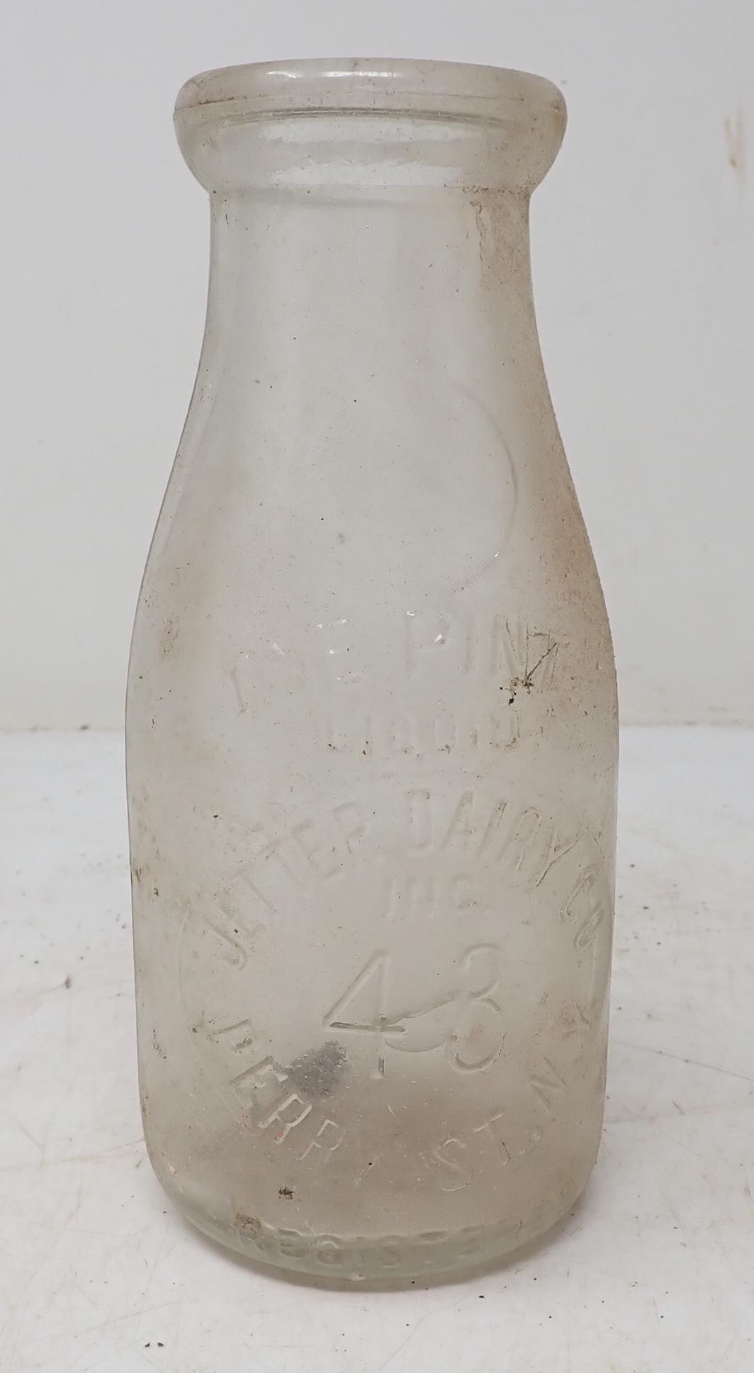 Jetter Dairy NY Pint Milk Bottle (1 of 1)