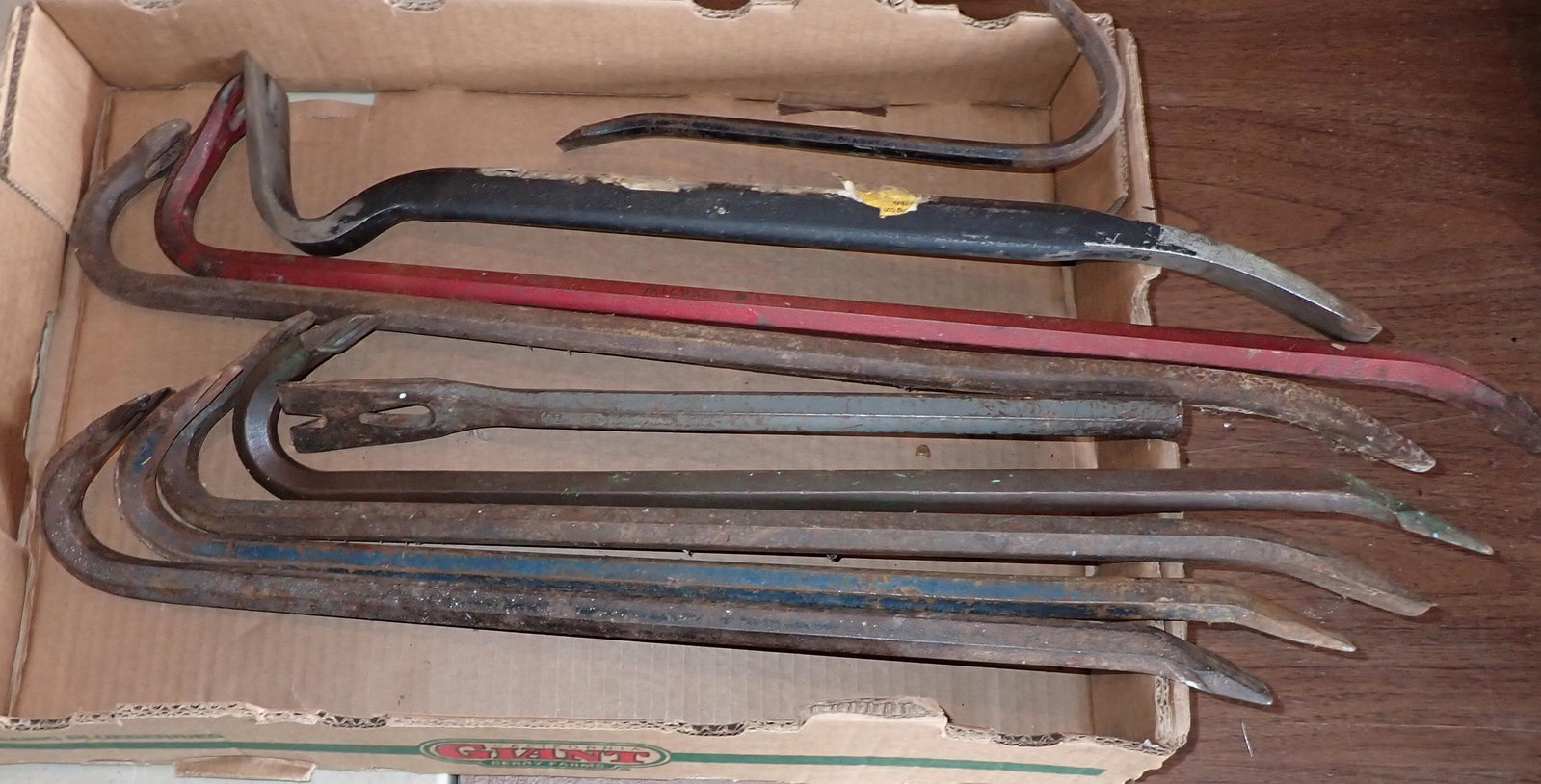 Pry Bars: Longest is apprx 28"