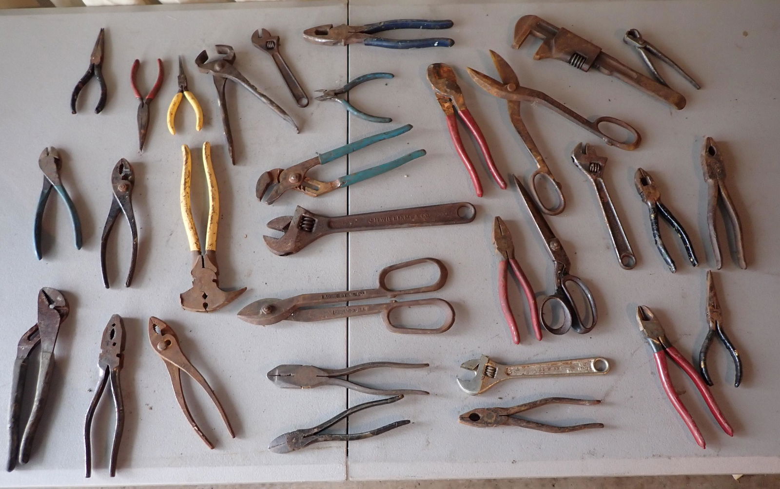 Snips Wrenches & Pliers (1 of 5)