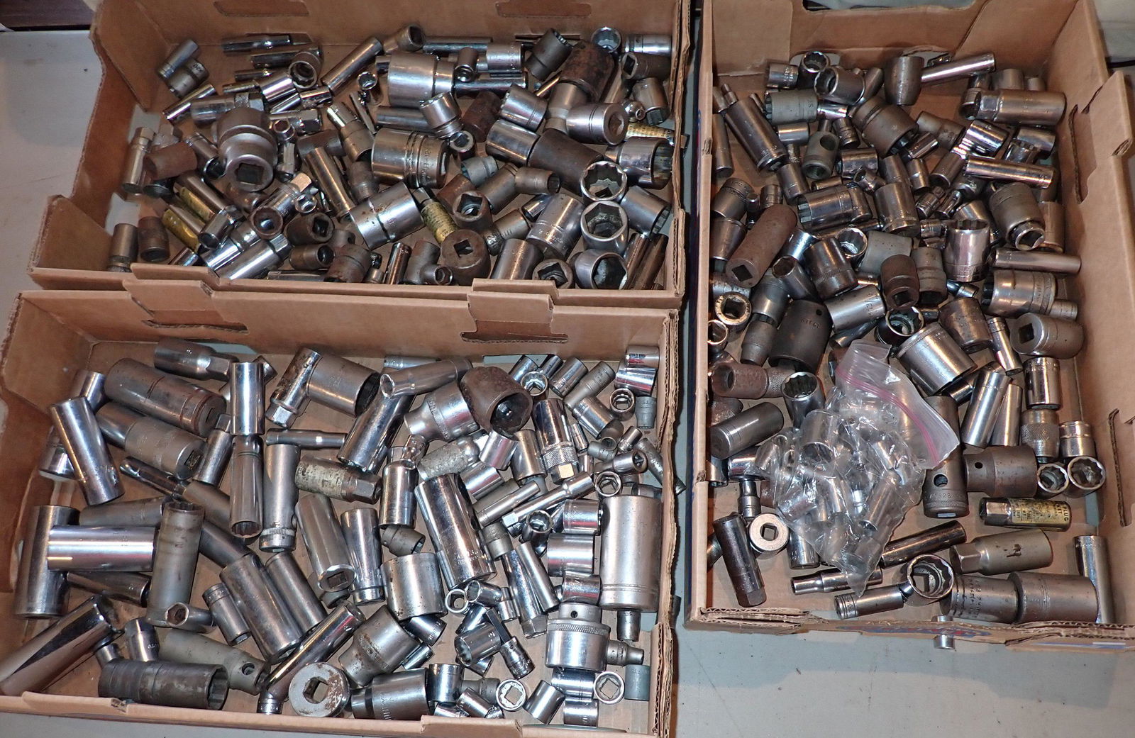 Large Lot of Misc Sockets (1 of 5)