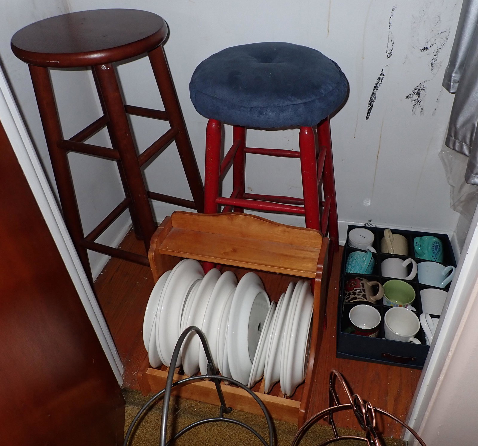 Contents of Closet: MUST TAKE ALL and NO SHIPPING ! Buyer must pick up a half hour before regullar scheduled time of this sale. Packed in this closet are stools, flatware, Port Merion Plates, Kitchenware.