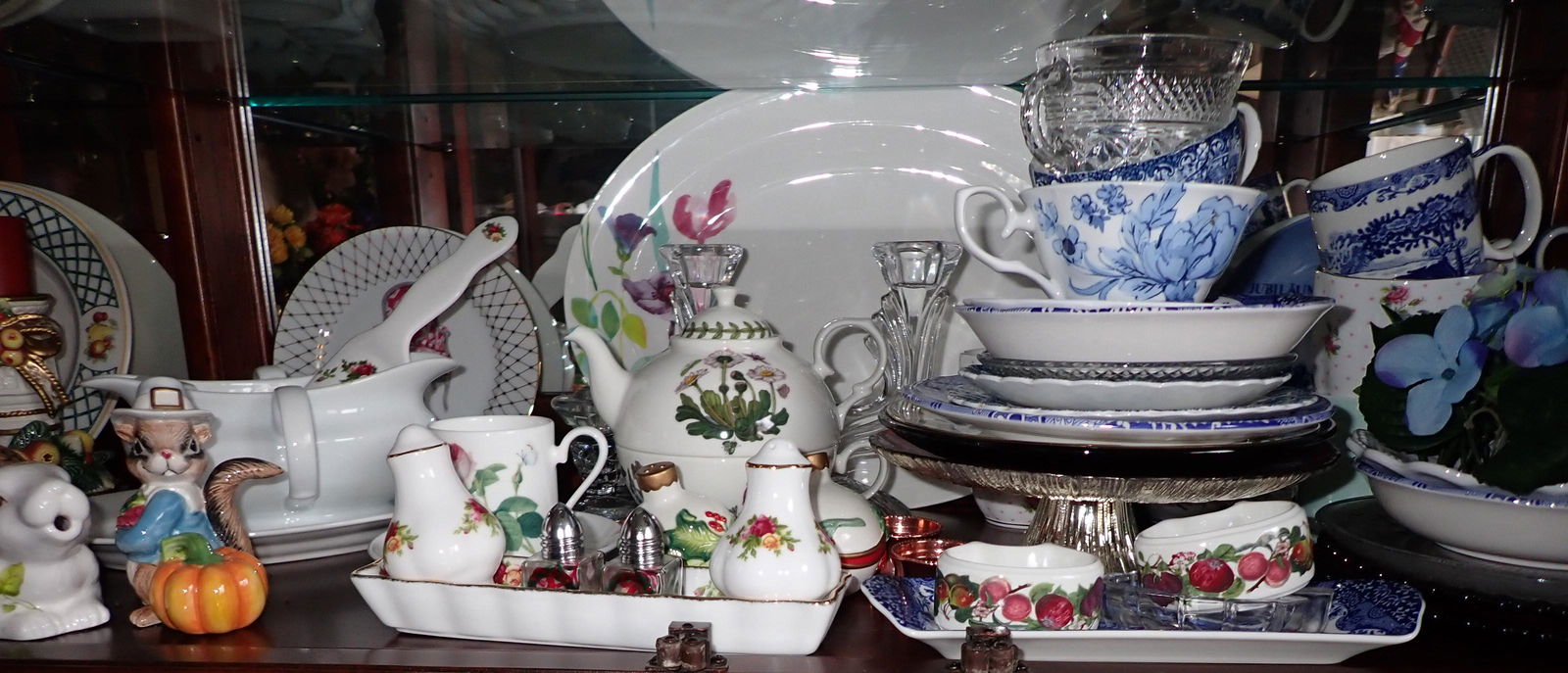 Johnson Bros & Misc Shelf Contents (1 of 4)