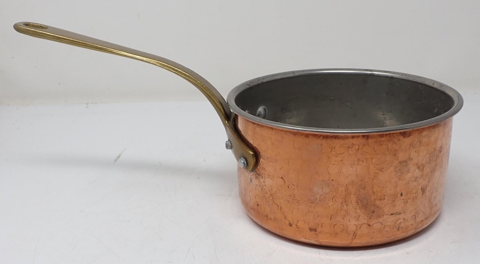 Puppieni Copper Pot Italy: Approx 7" in diameter and has brass handle