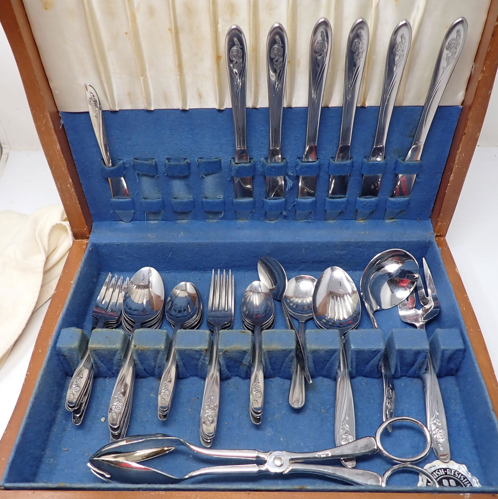 46 pcs of Flatware (1 of 5)