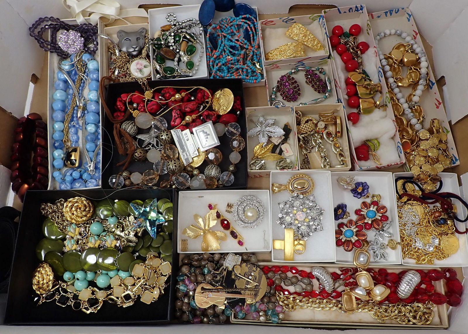 Estate Jewelry Necklaces Brooches Earrings Misc (1 of 5)