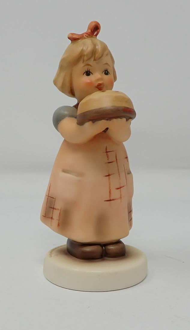 Goebel Hummel Club Country Kitchen: Approx 4 3/8" tall