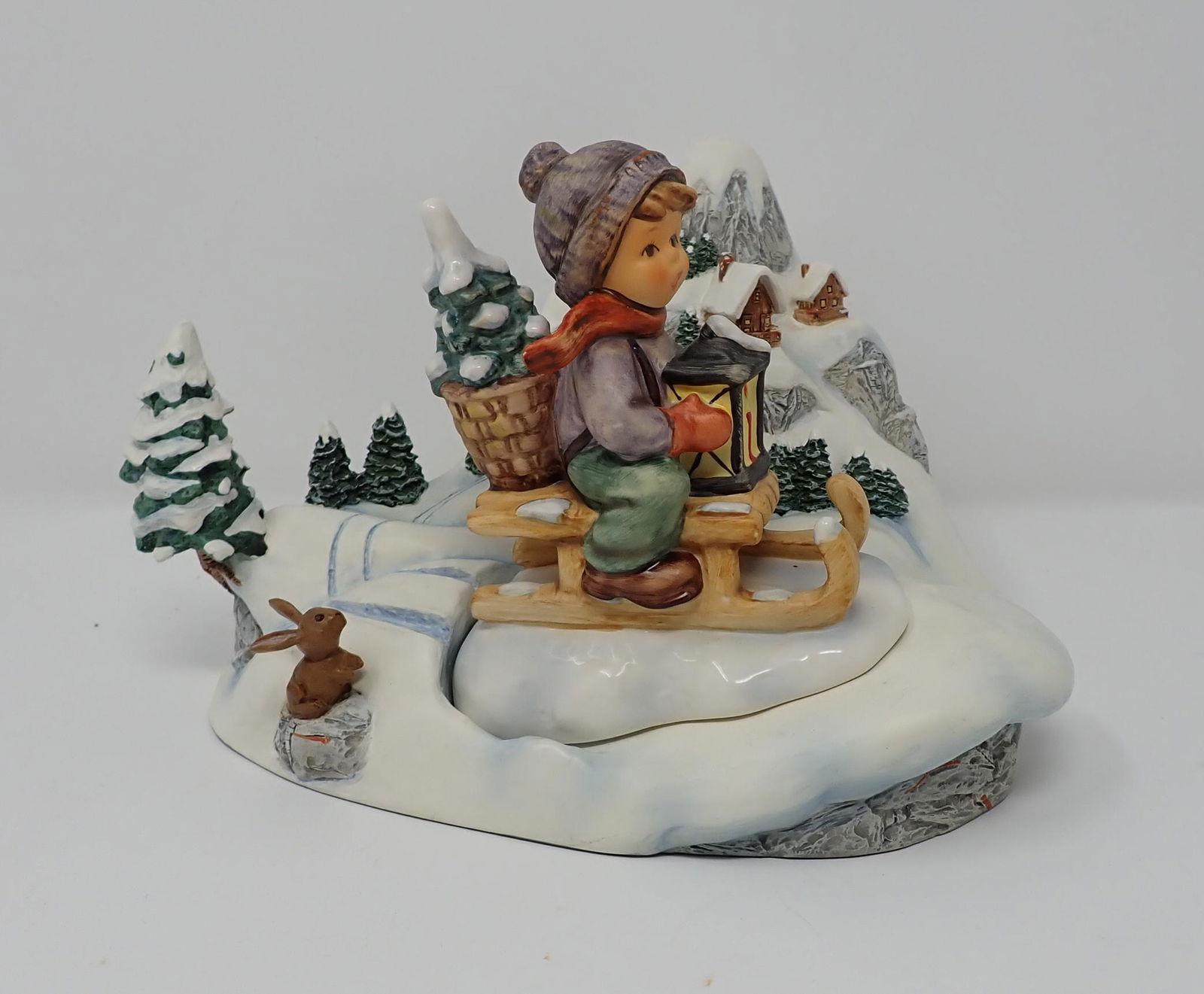 Goebel Hummelscapes Winter Rides: Approx 5 1/2" tall