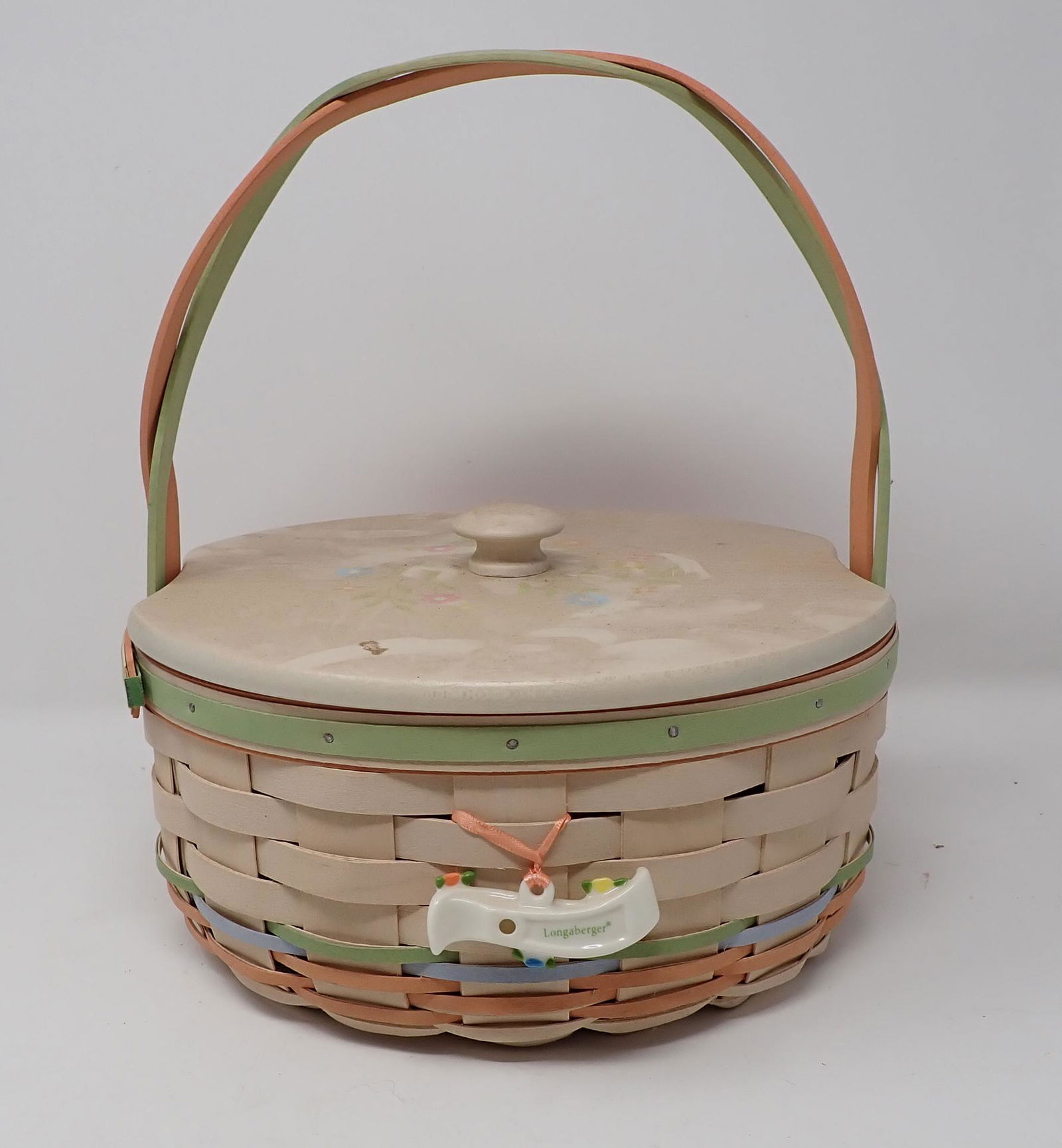 Longaberger Handled Basket (1 of 3)