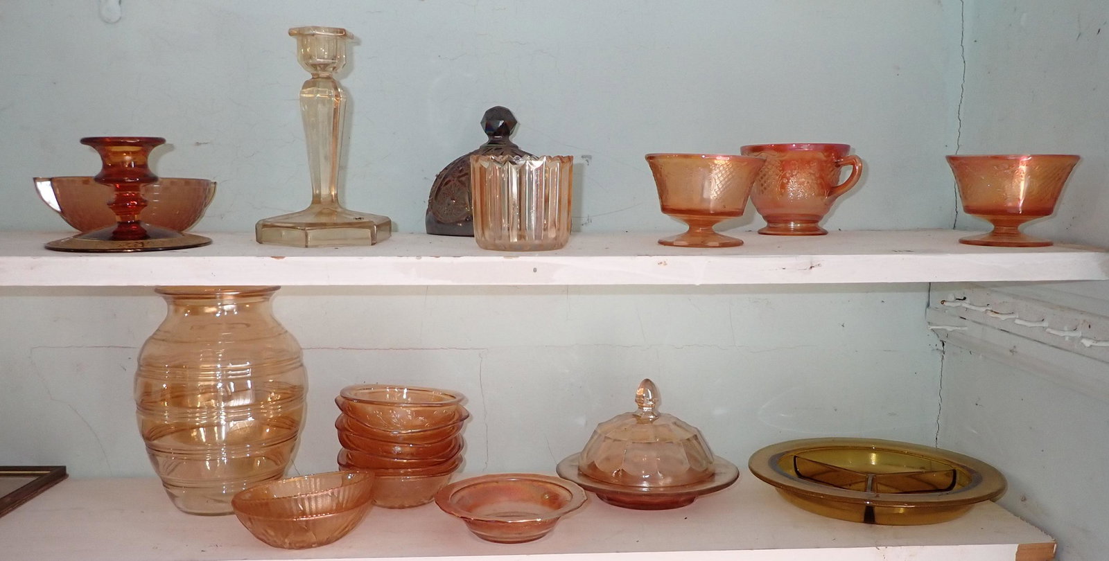 Carnival and Misc Glass (1 of 4)