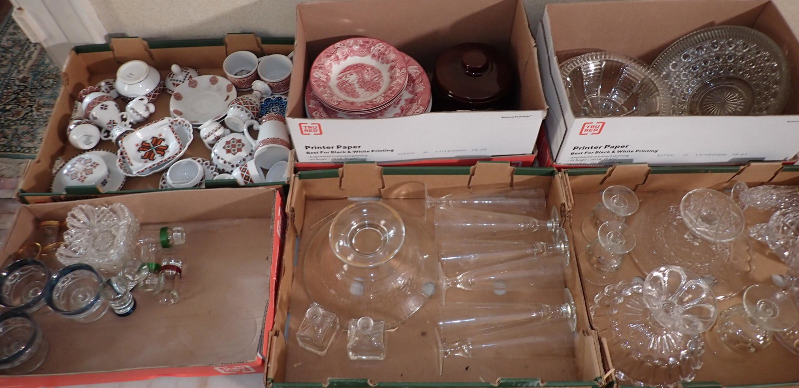 Bavaria Ukranian Art Glassware Misc Table Contents (1 of 9)