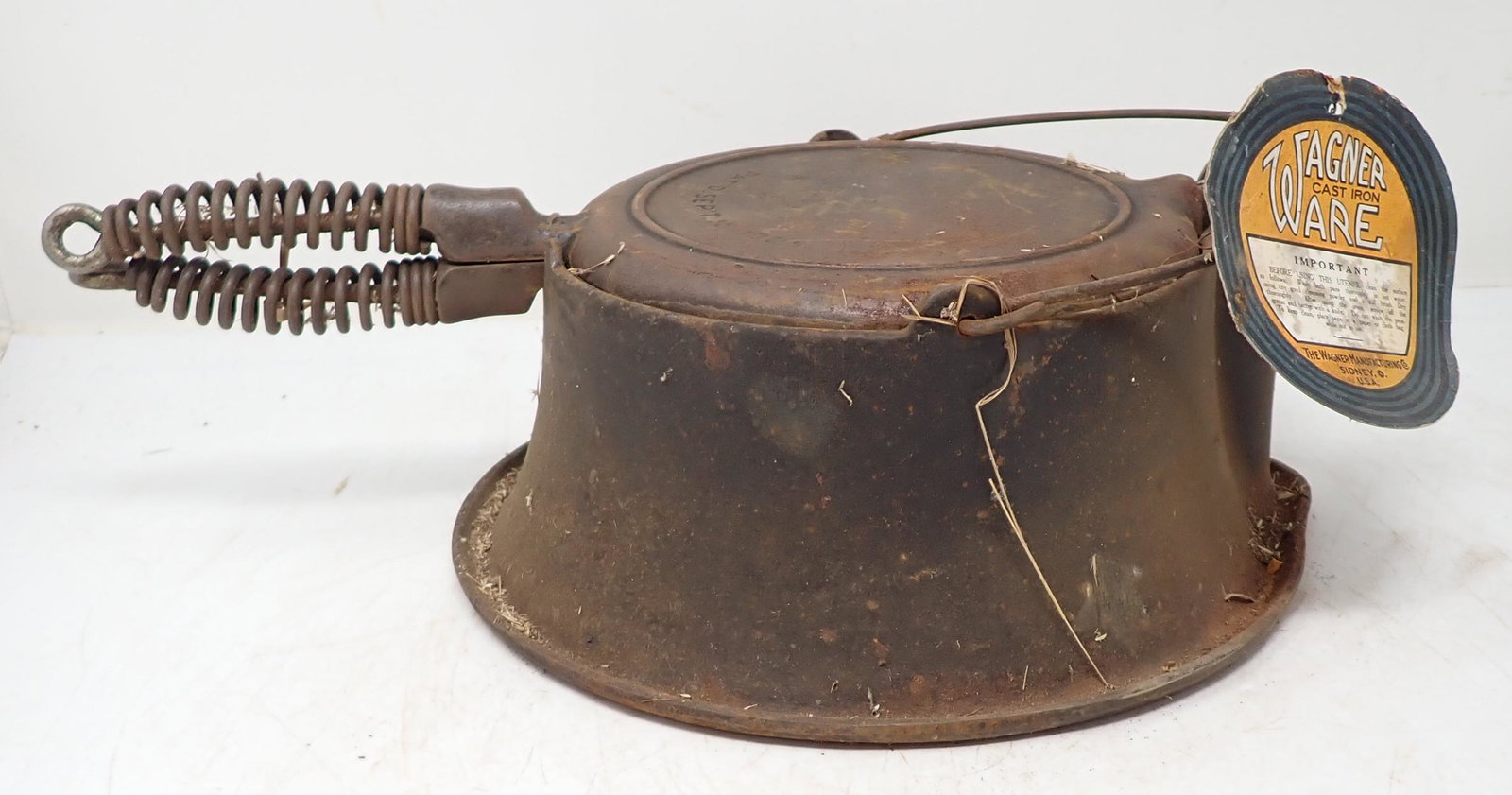 Wagner Ware Waffle Iron w/ Original Label (1 of 5)