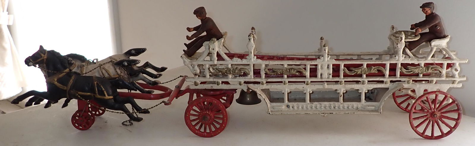 Cast Iron Horse Drawn Fire Engine Toy (1 of 3)