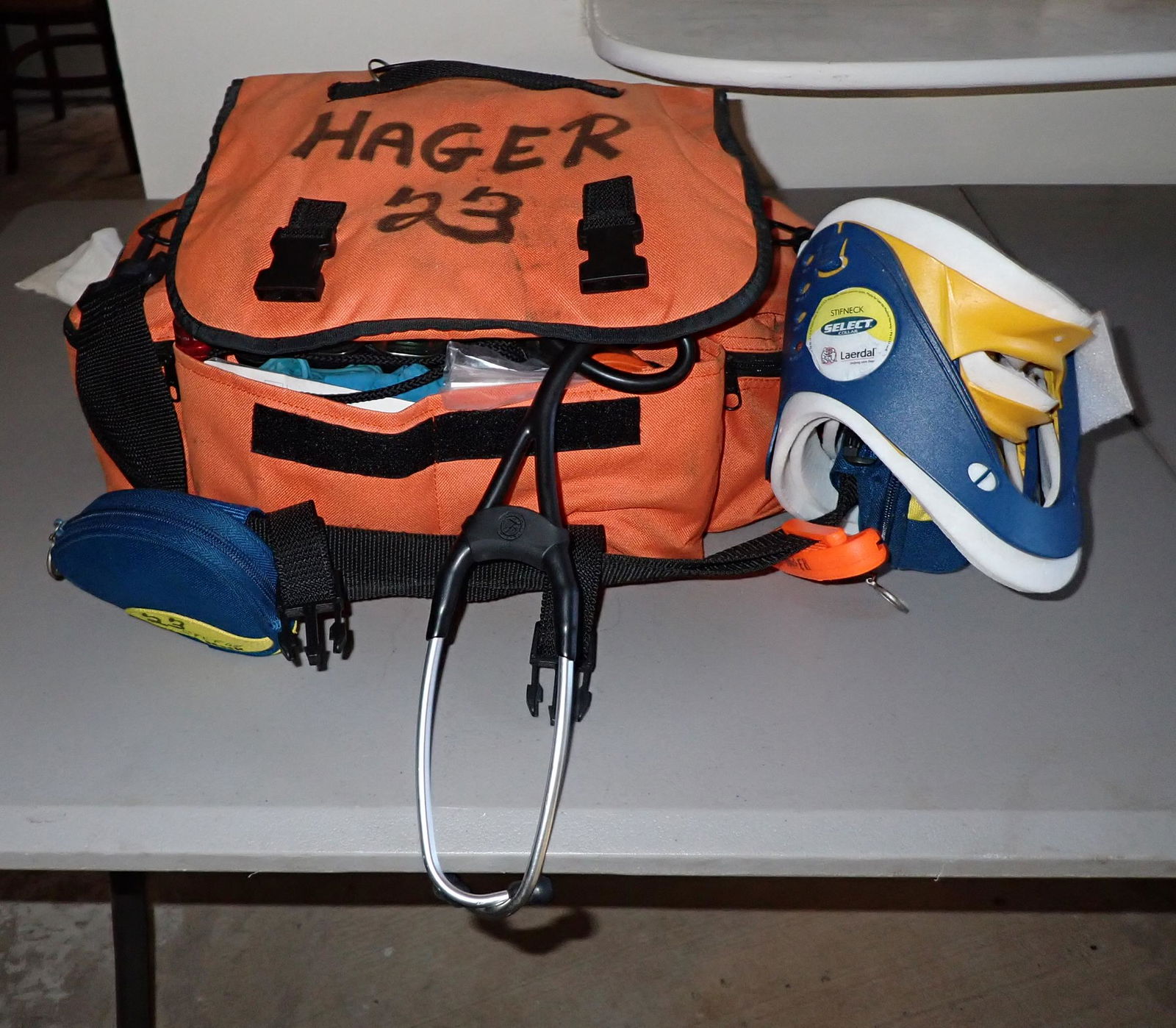 EMT First Responder First Aid Kit Bag (1 of 3)