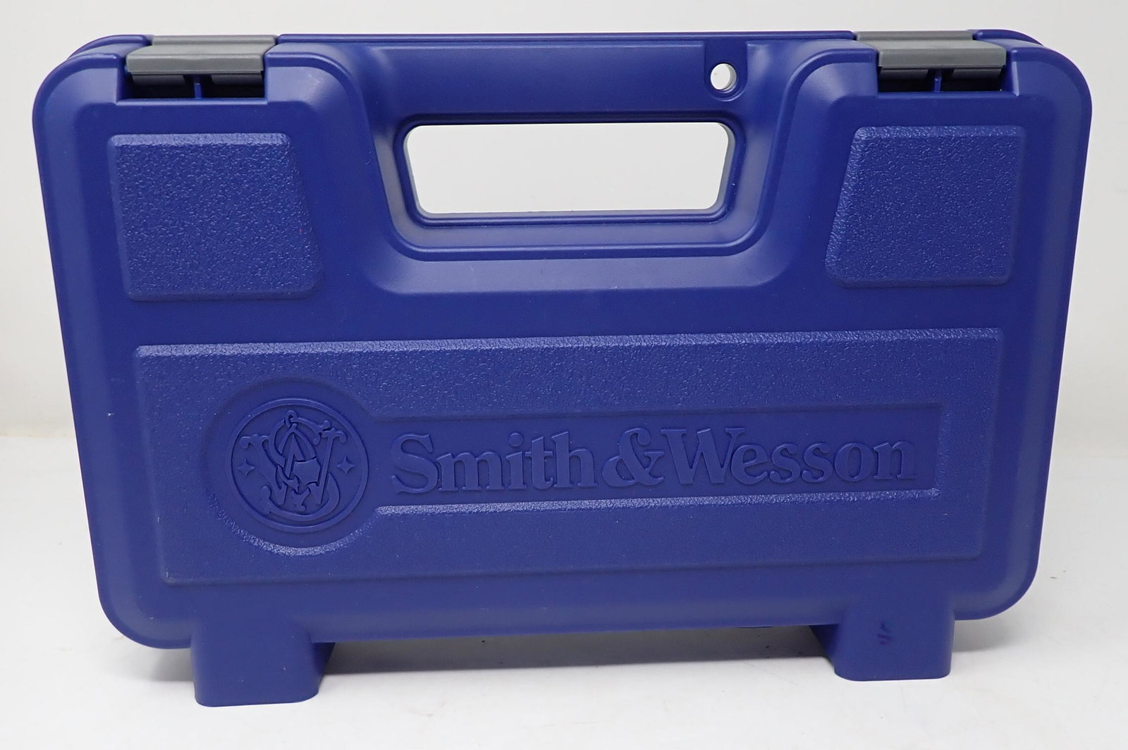 Smith & Wesson Revolver Case w/ Lock: Case is approx 8 1/2" x 12 3/4" x 3".