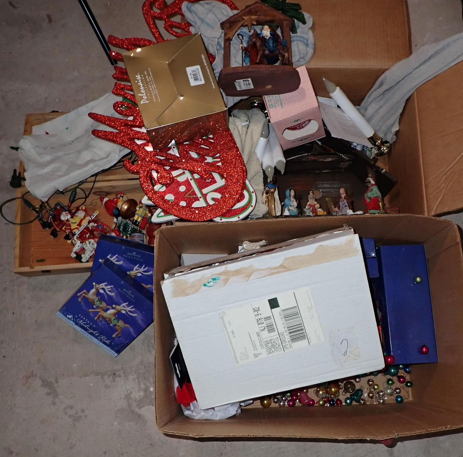 Christmas Ornaments Nativity Set & Misc (1 of 5)