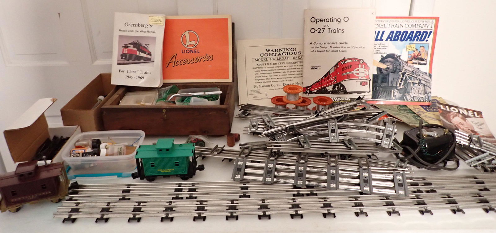 Lionel Books Parts Accessories & Misc (1 of 8)