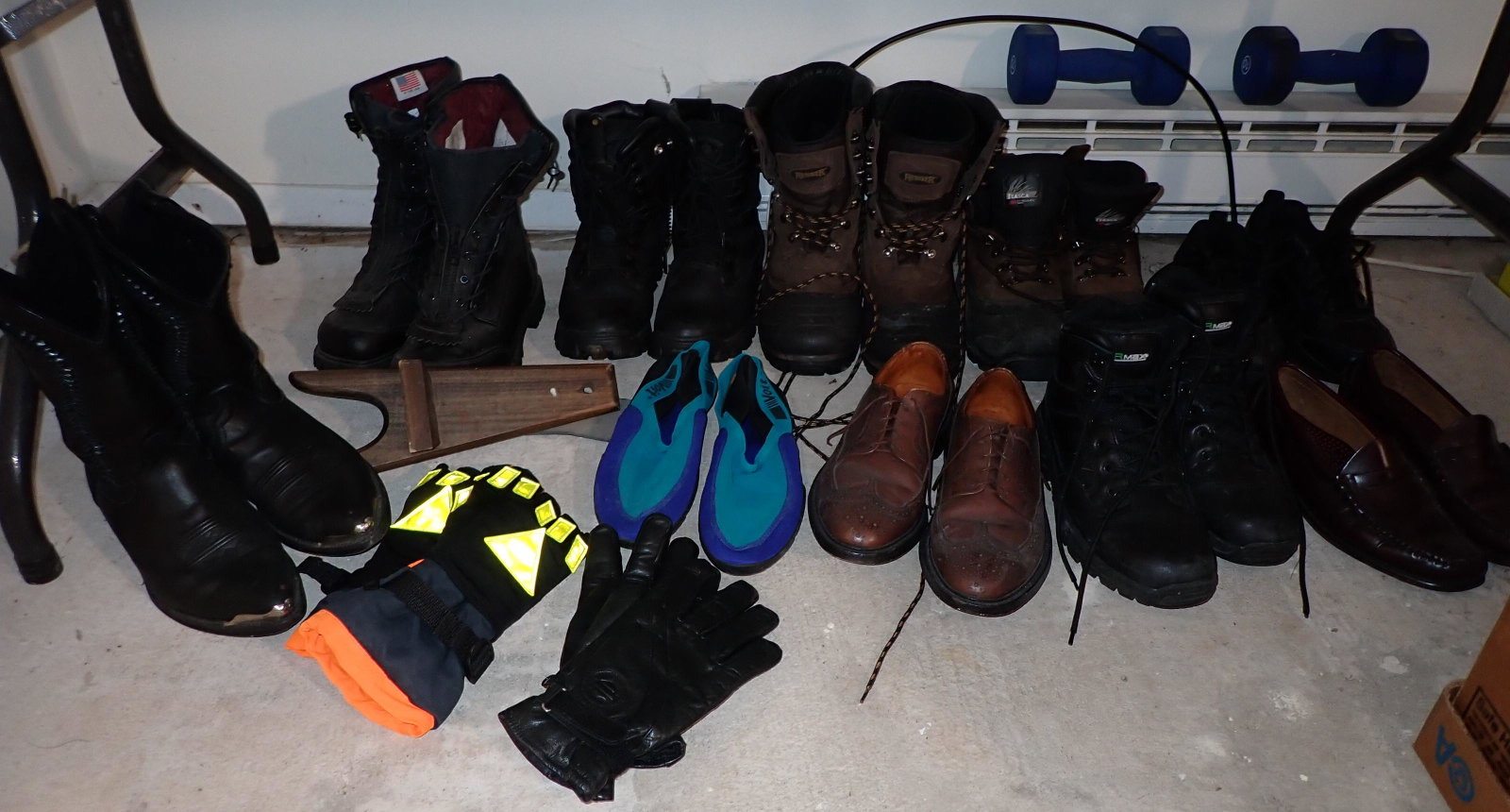 Boots Shoes & Gloves: Looked at a few pairs and they were size 10. Not sure of all the sizes