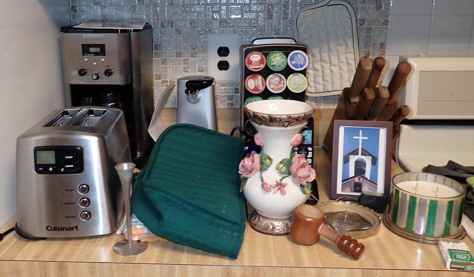 Kitchen Cabinets Drawers & Counter Contents (1 of 18)