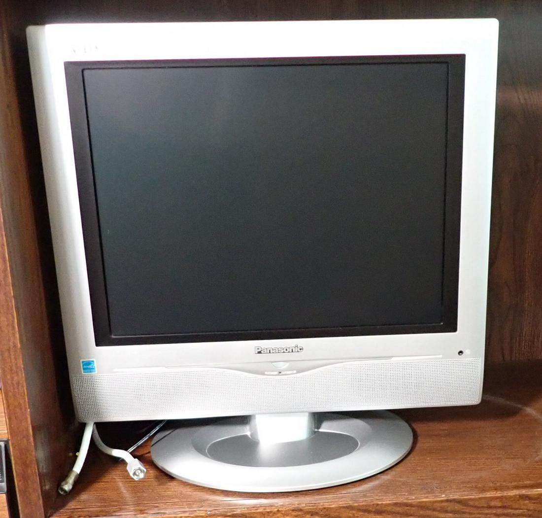 17 inch Panasonic TV (1 of 2)