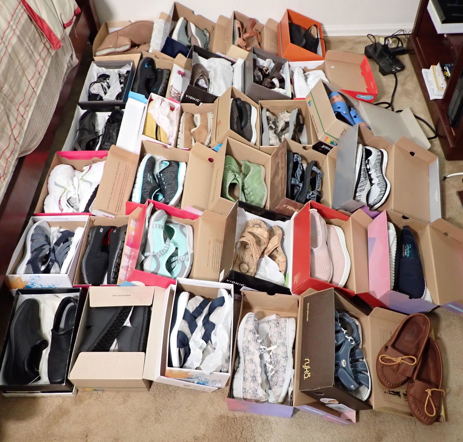 32 Pair Womens Shoes Sneakers Sandals Boots (1 of 7)