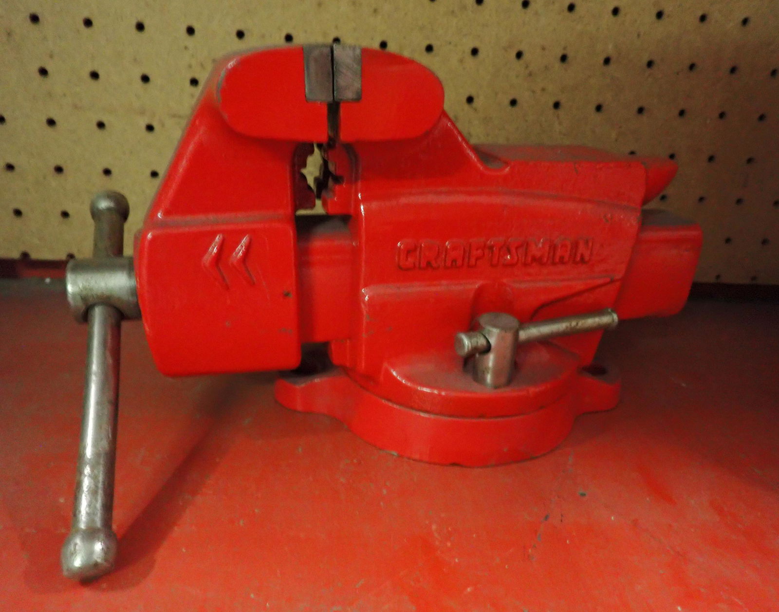 Craftsman Vise (1 of 1)