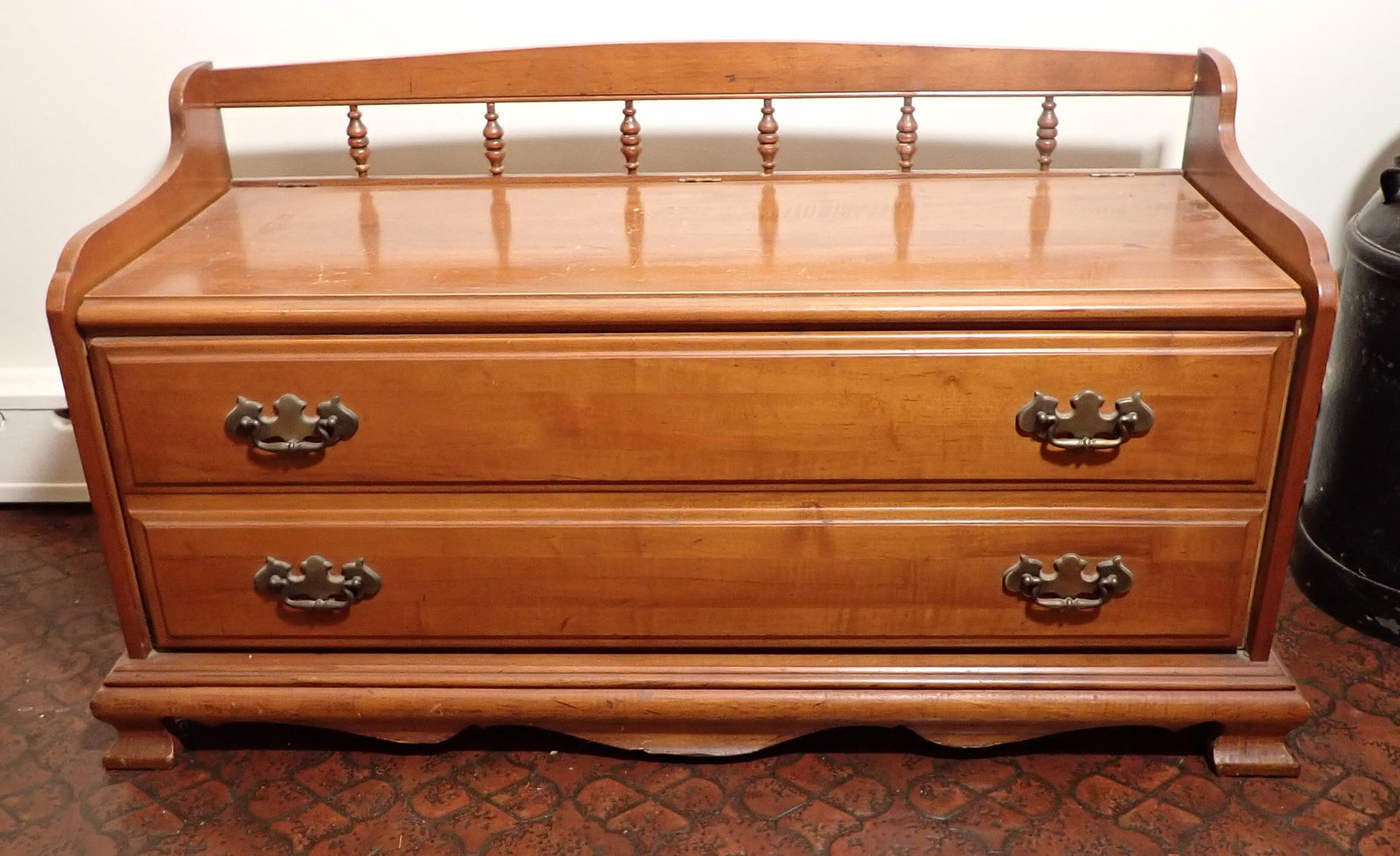 Maple Blanket Chest (1 of 4)