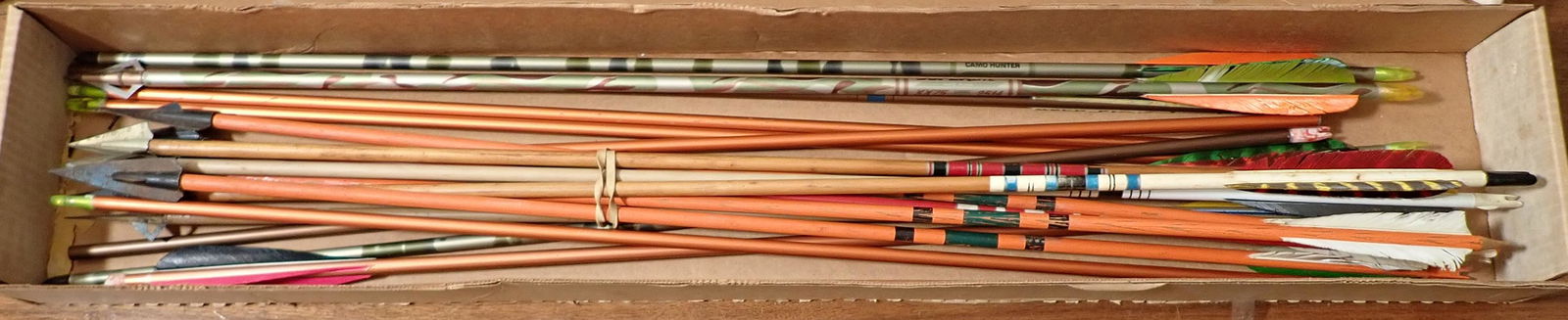 Wooden / Aluminum Arrows incl Broadheads (1 of 6)