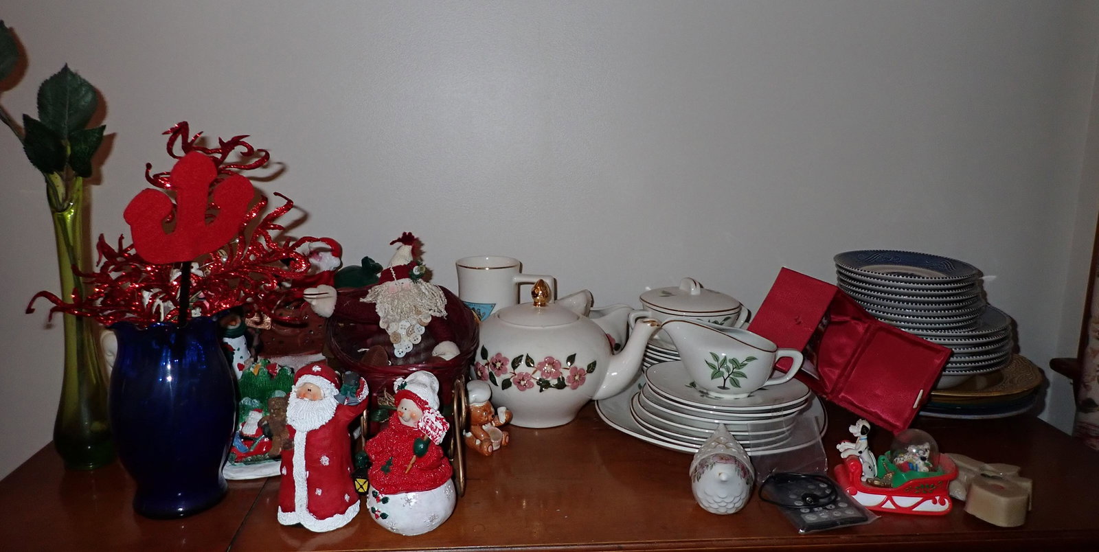 Knick Knacks Taylor Smith Dinnerware Puzzles (1 of 5)