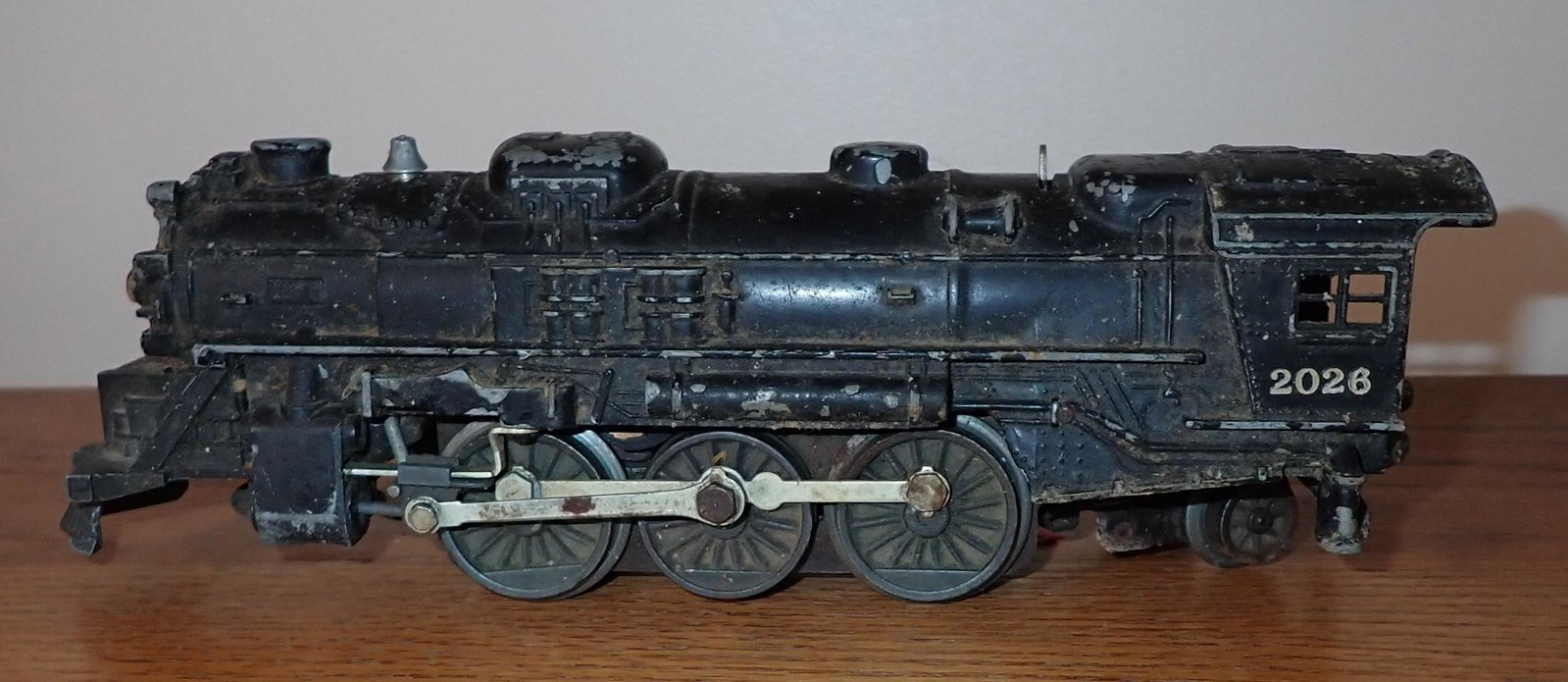 Lionel 027 2026 Steam Locomotive: Comes with track and transformer