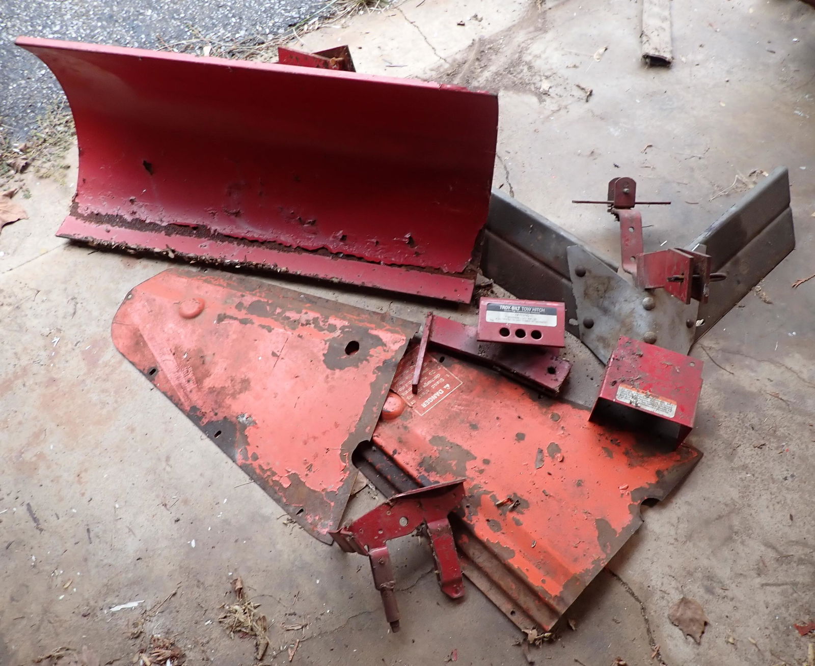 Troy Bilt Trailer Hitch Plows & Misc (1 of 5)