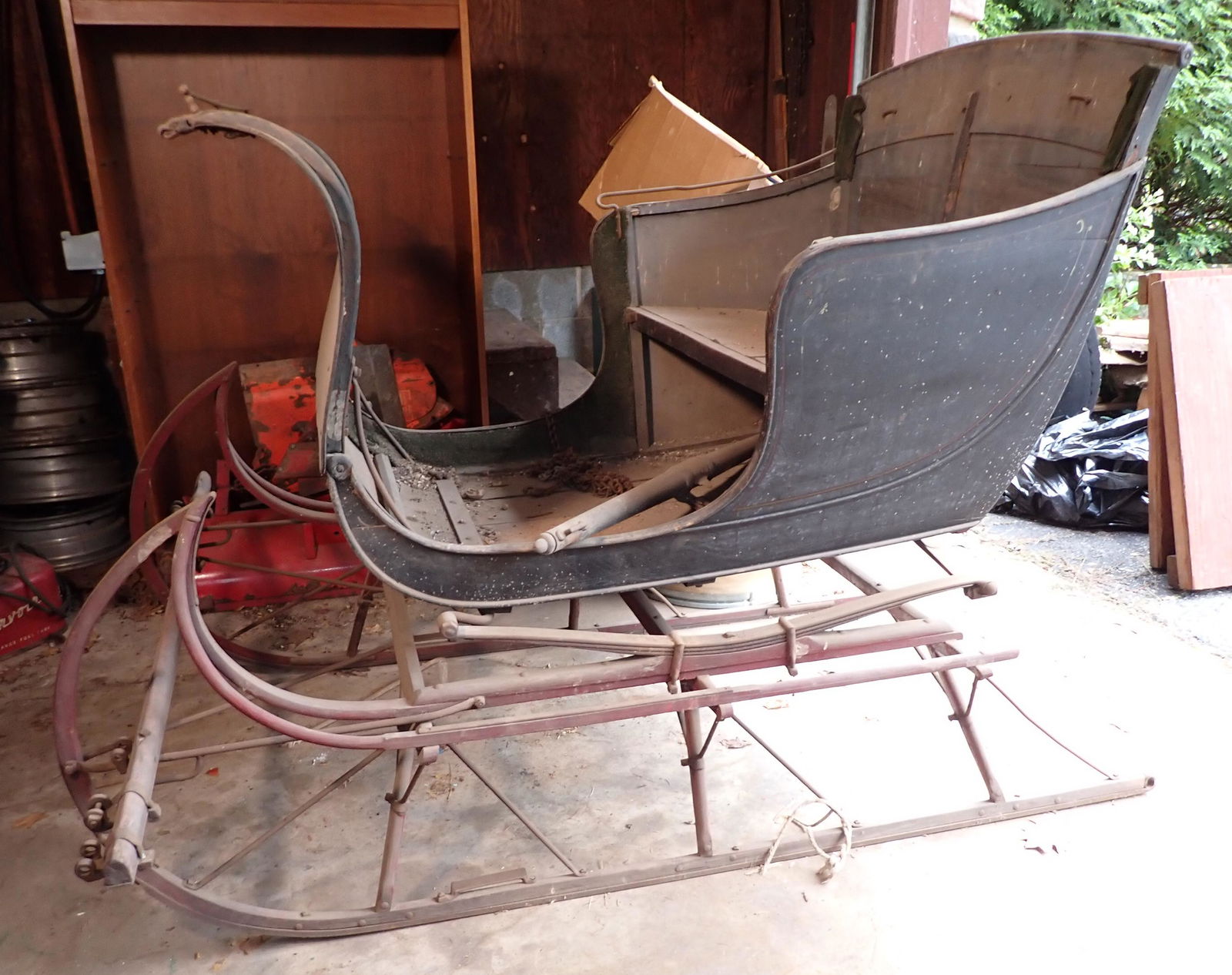 Antique Graves & Eighmy Horse Drawn Sleigh (1 of 18)